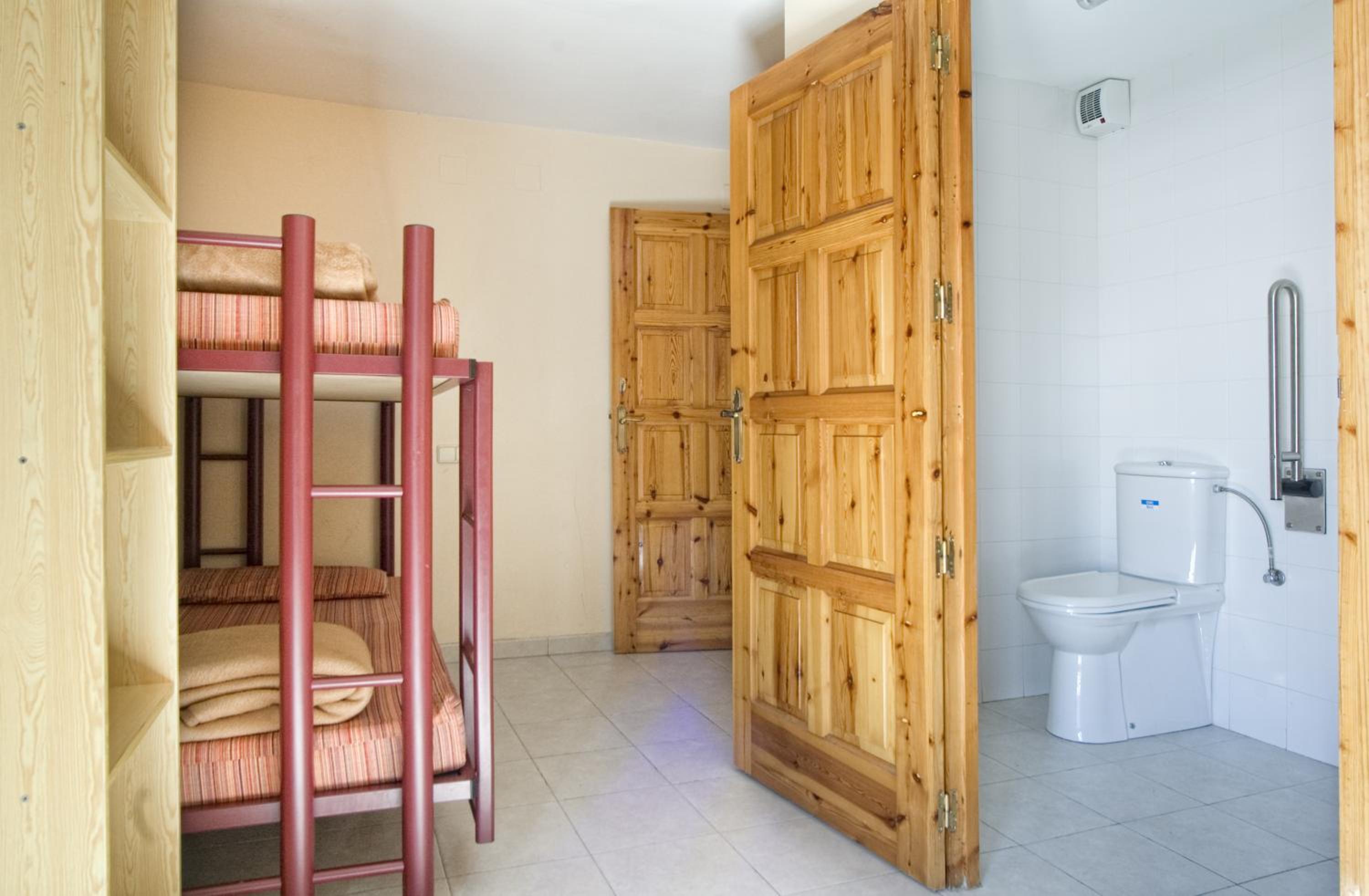Quadruple Room with Bathroom photo 3