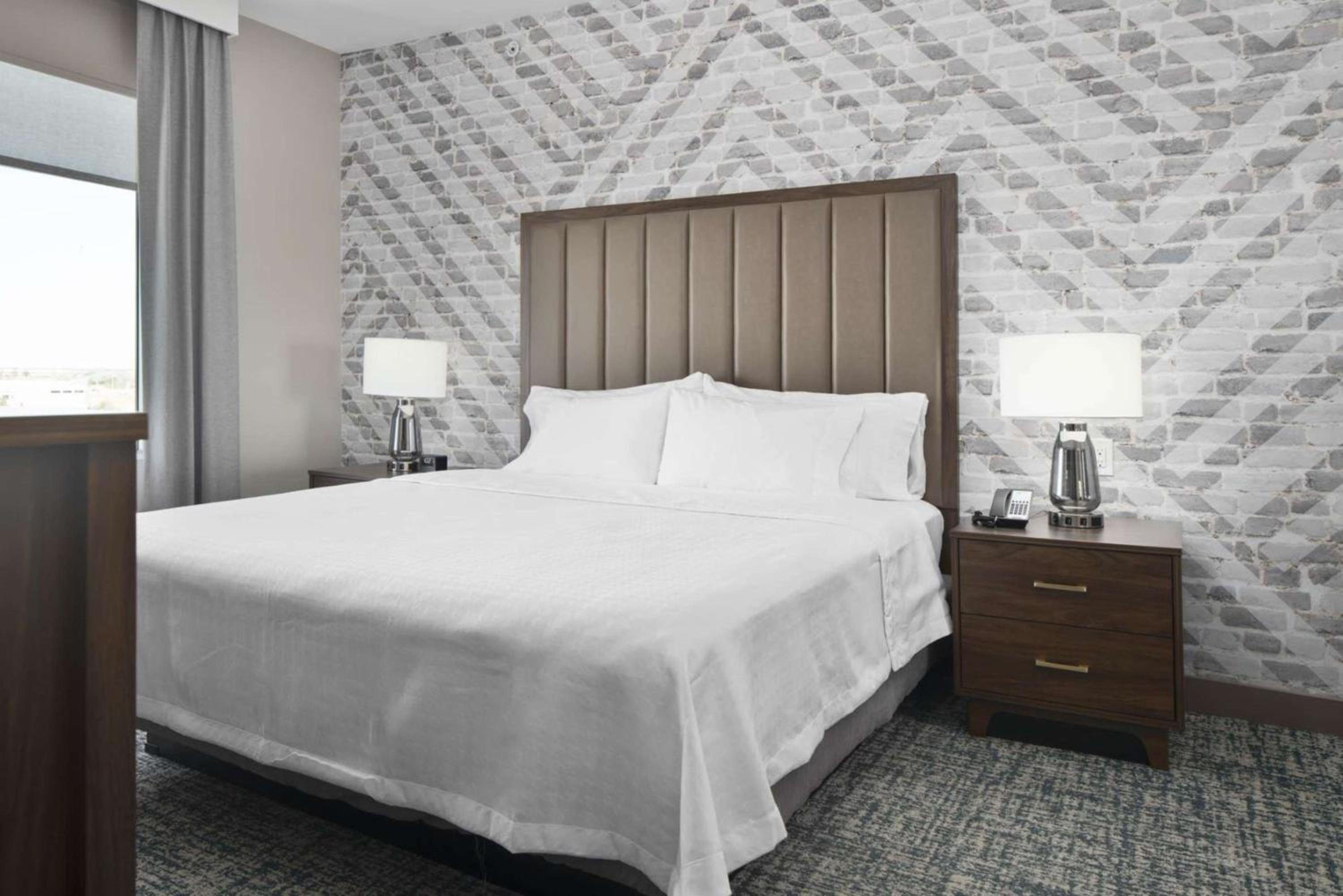 One-Bedroom King Suite - Non-Smoking - Photo 1