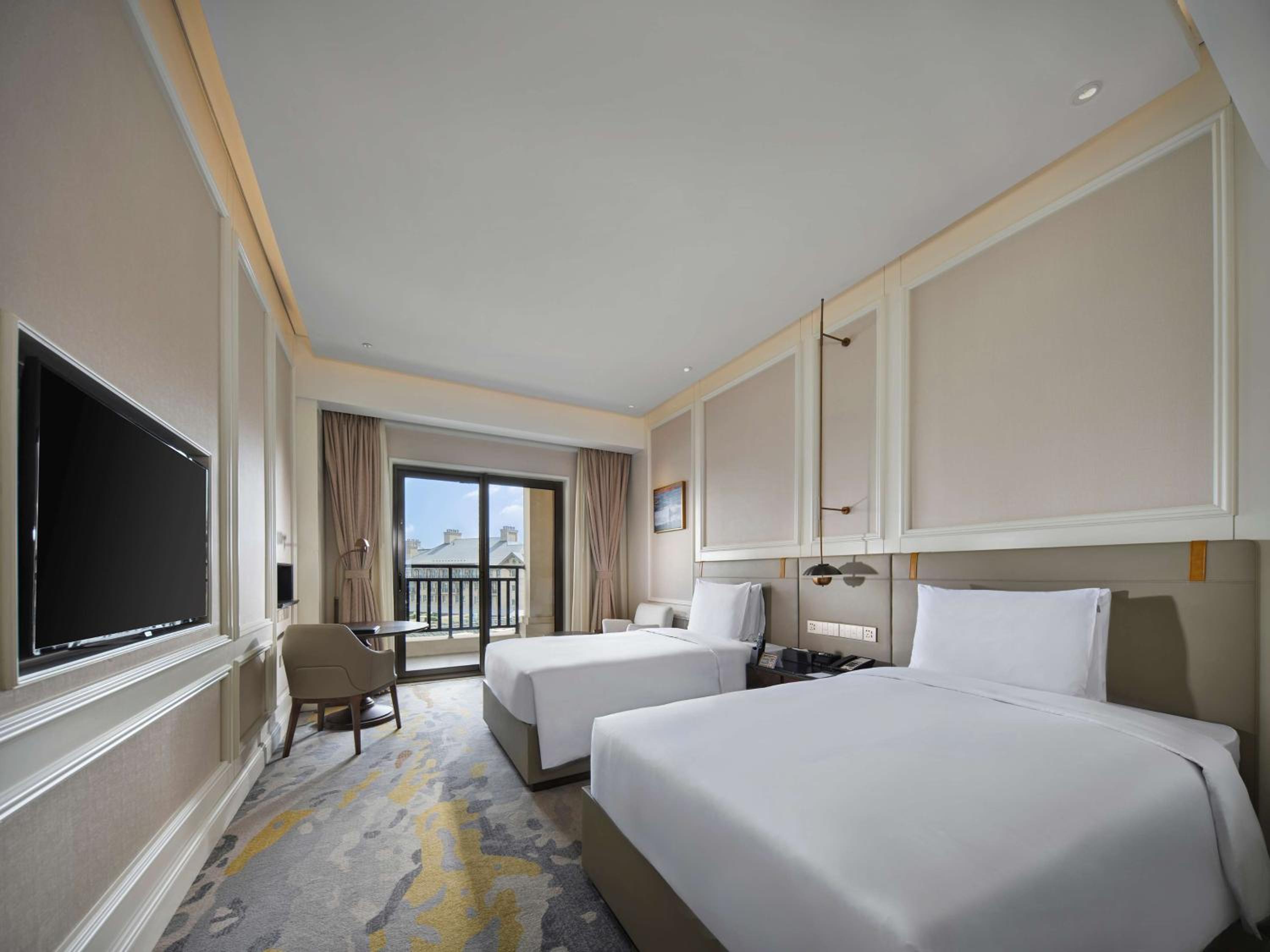 Deluxe Twin Room with Balcony - Photo 3