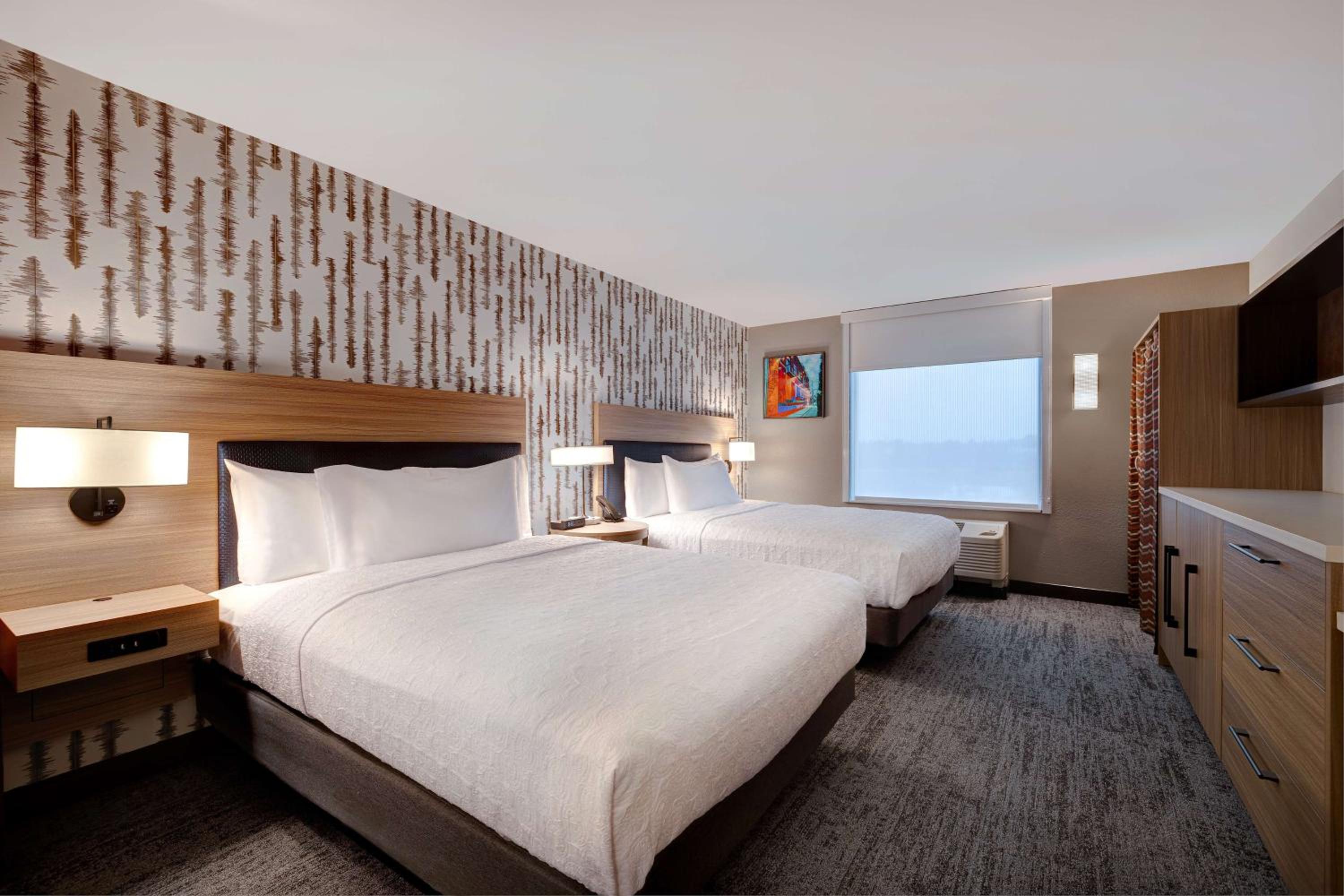 Queen Studio with Two Queen Beds - Non-Smoking - Photo 6