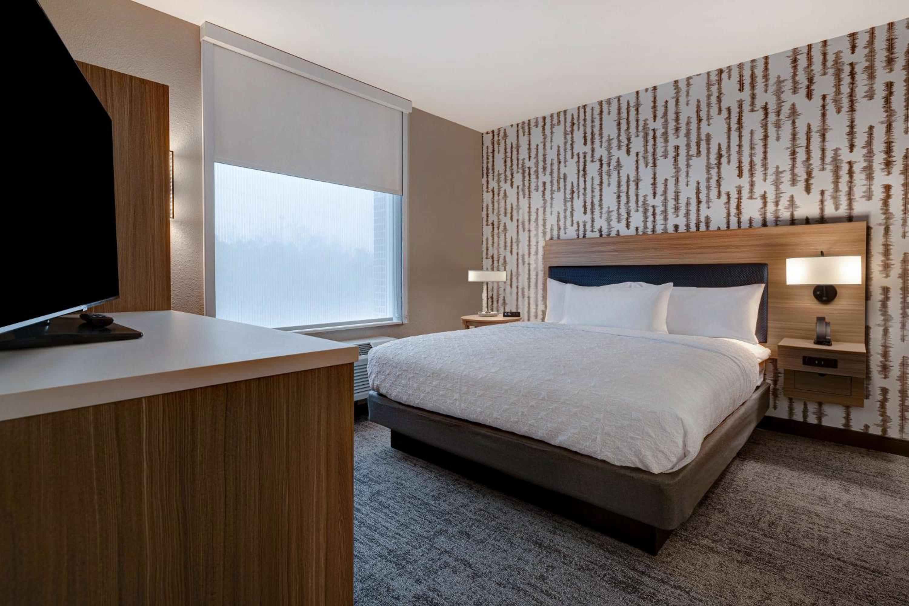 One-Bedroom King Suite - Non-Smoking - Photo 3