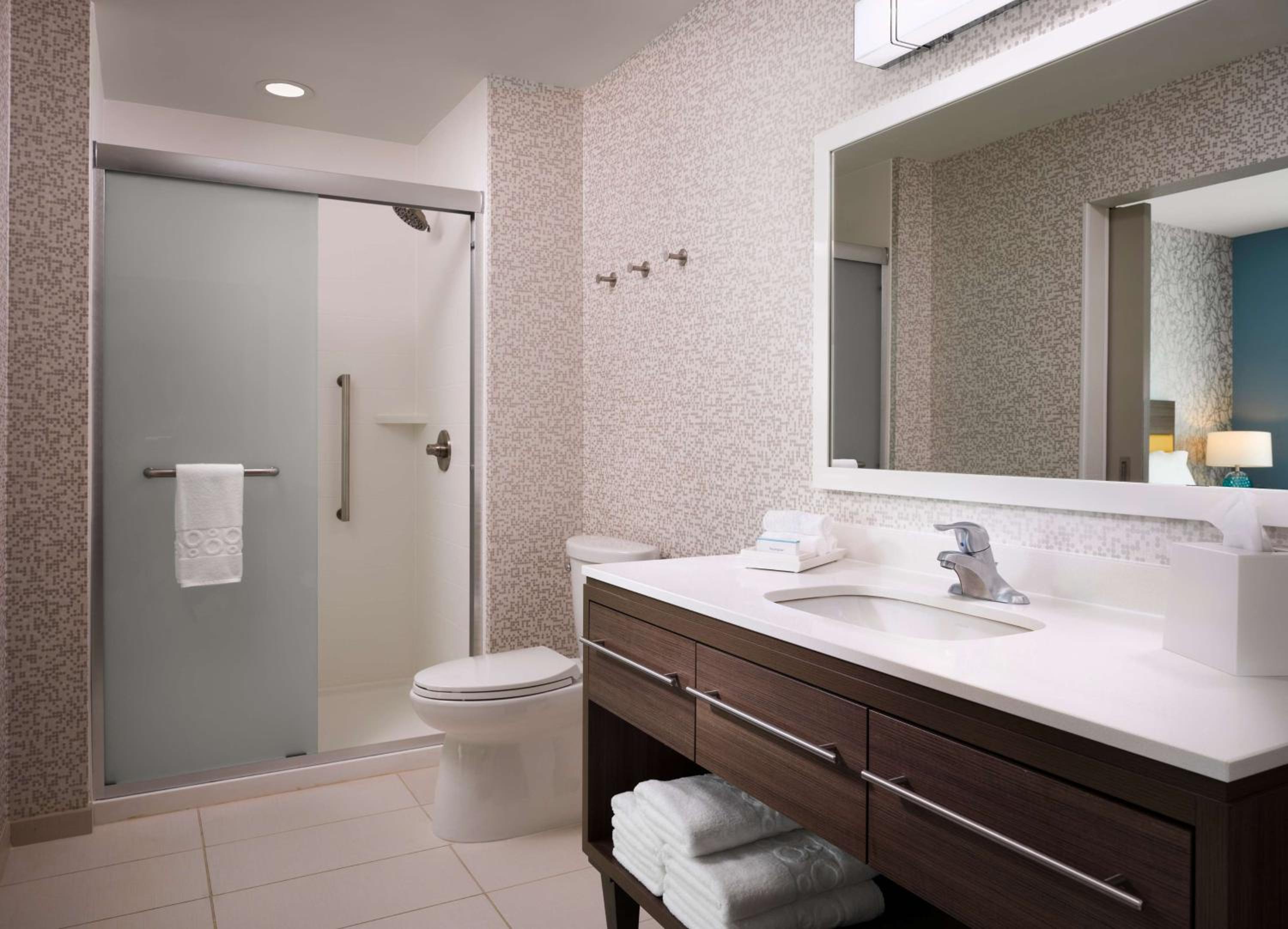 King Suite - Mobility Access/Non-Smoking - Photo 5