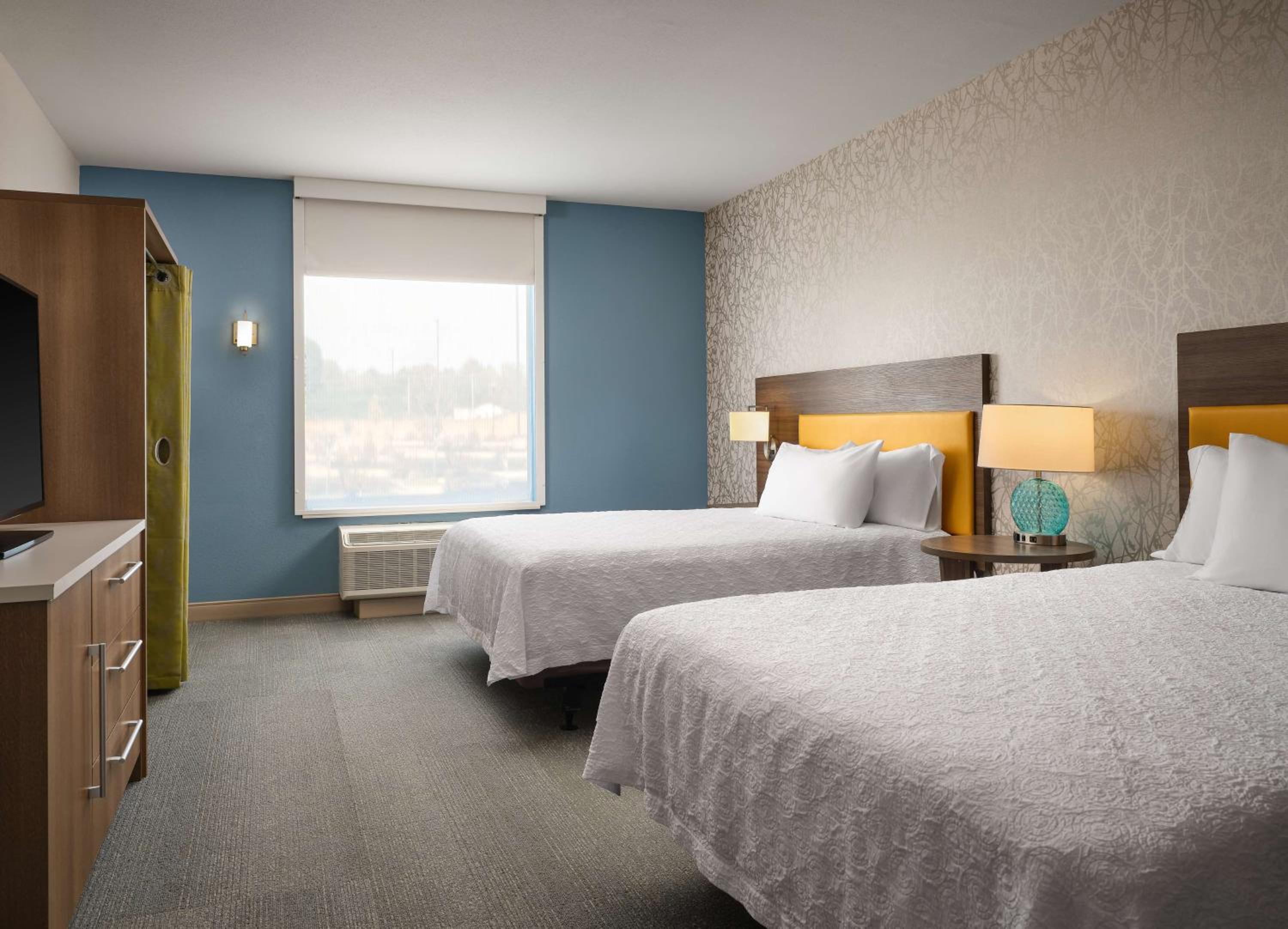 Queen Studio with Two Queen Beds - Non-Smoking - Photo 4