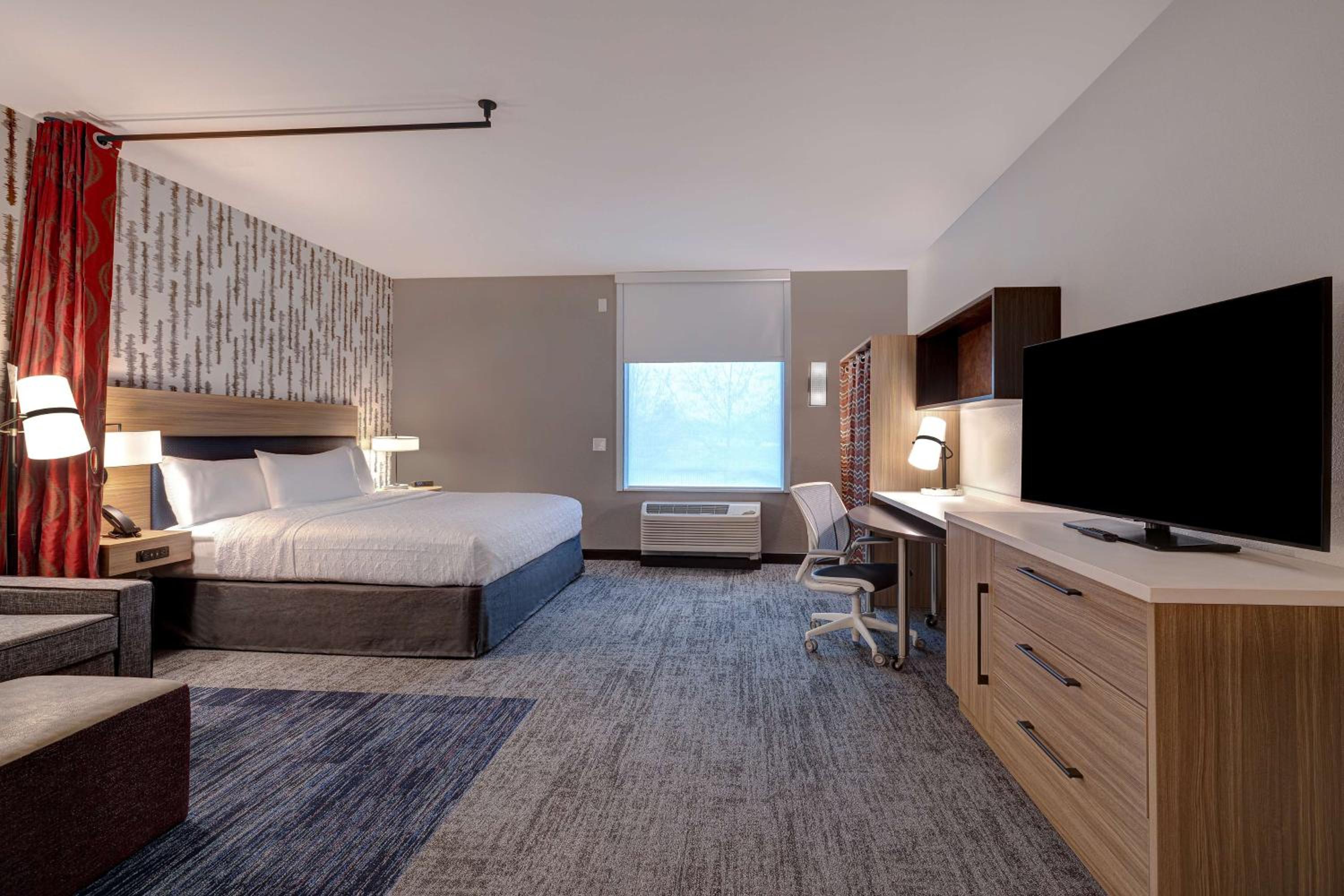King Studio Suite with Tub - Mobility/Hearing Accessible - Photo 9