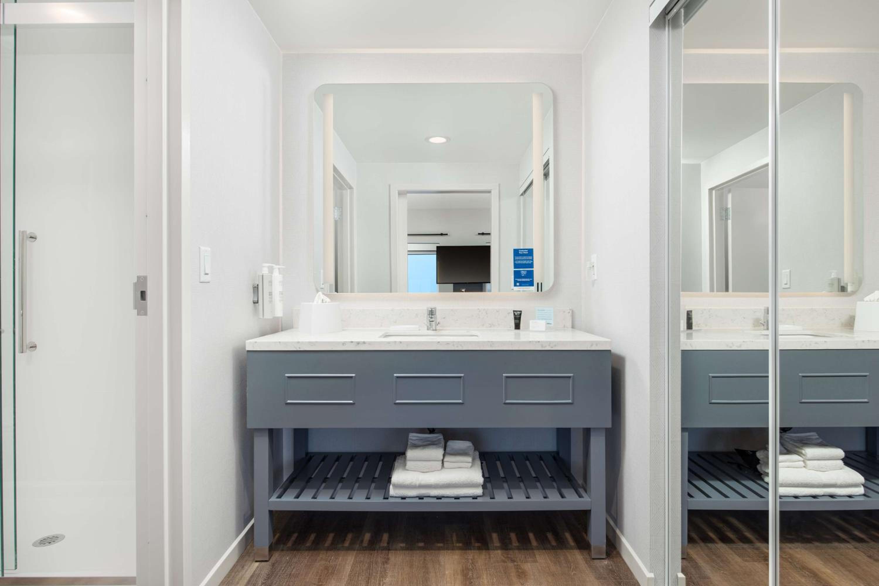 King Studio Suite - Photo 2