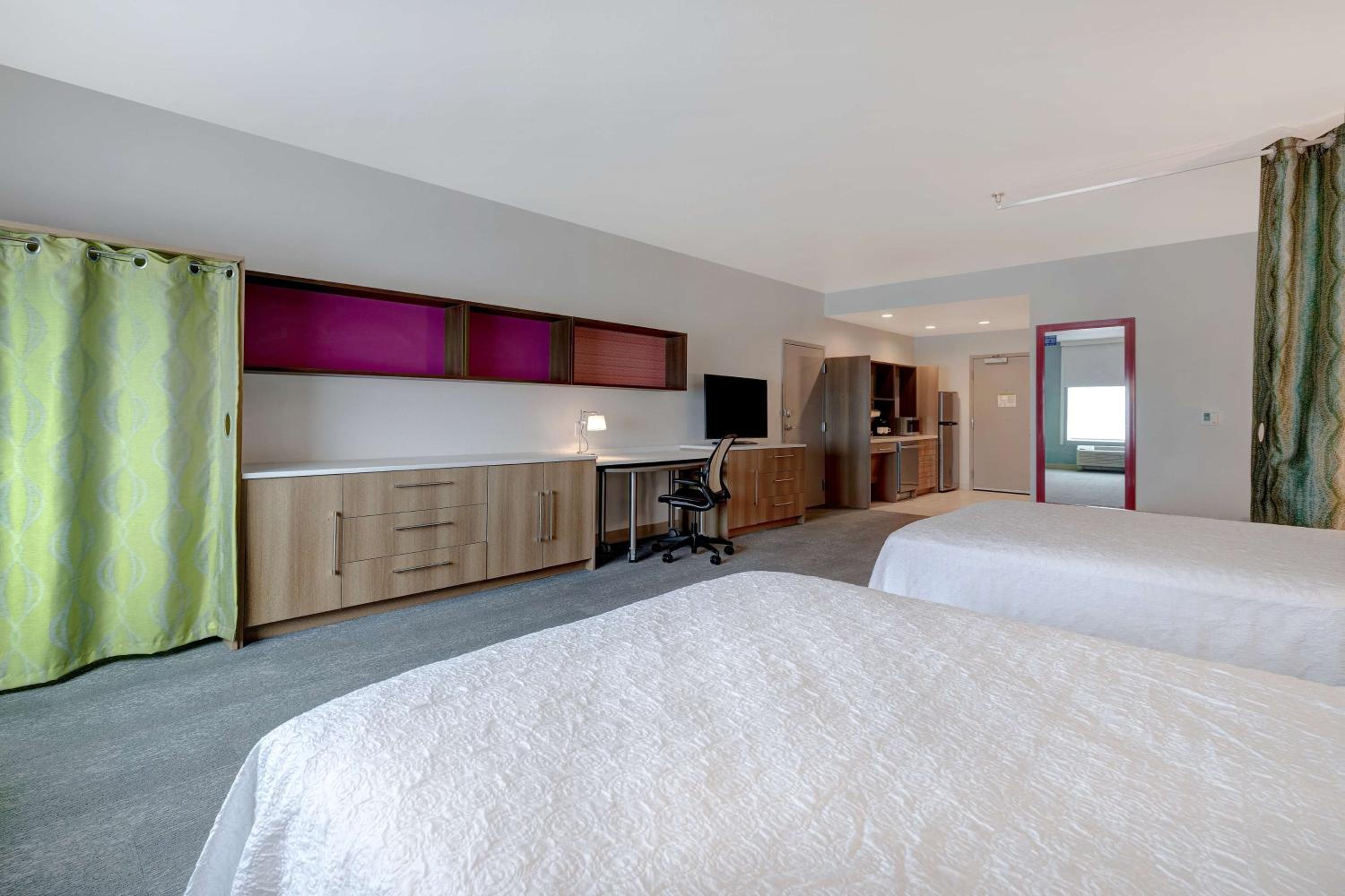 Queen Studio with Two Queen Beds - Mobility and Hearing Access/Non-Smoking - Photo 5