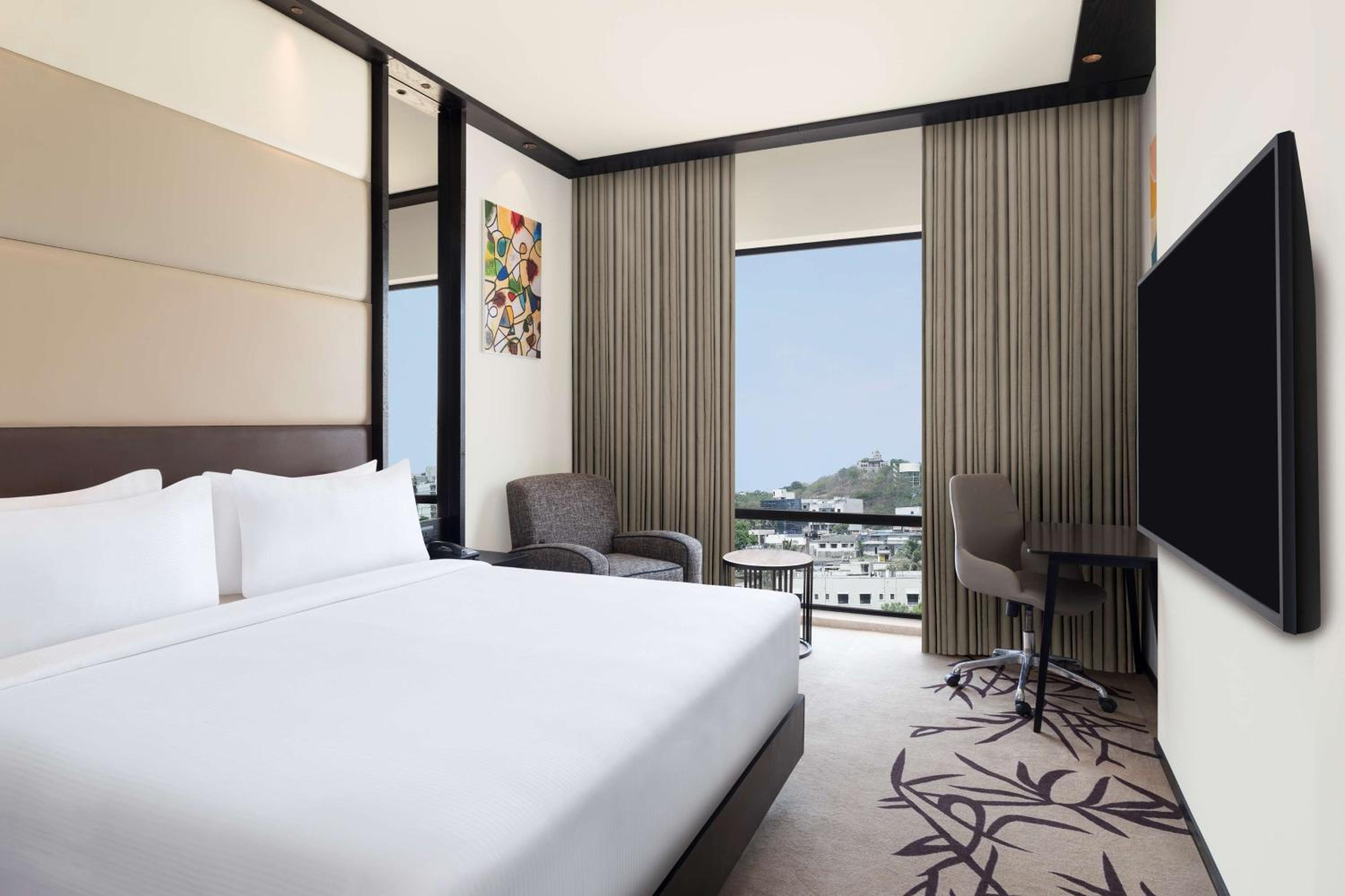 Premium King Room - Photo 1