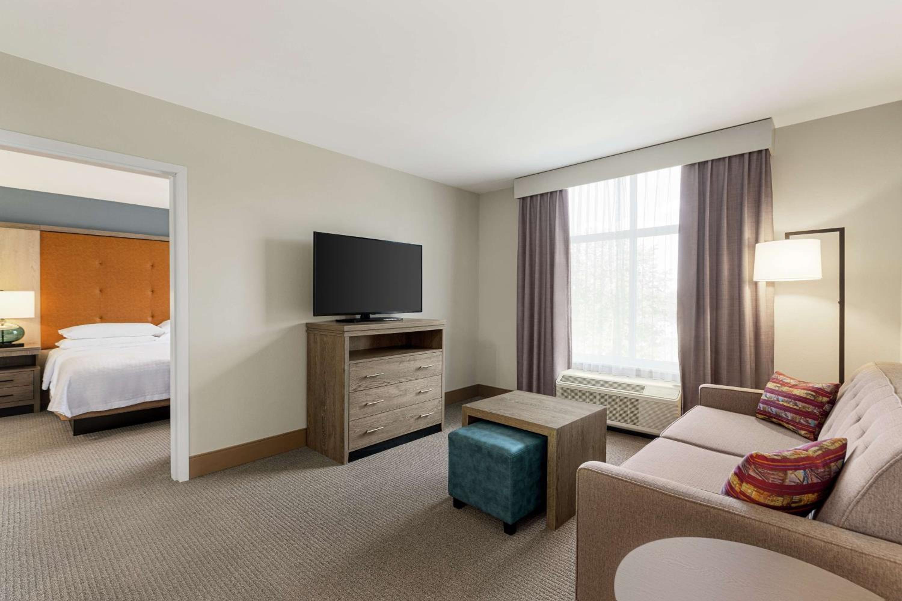 One-Bedroom King Suite - Non-Smoking - Photo 4
