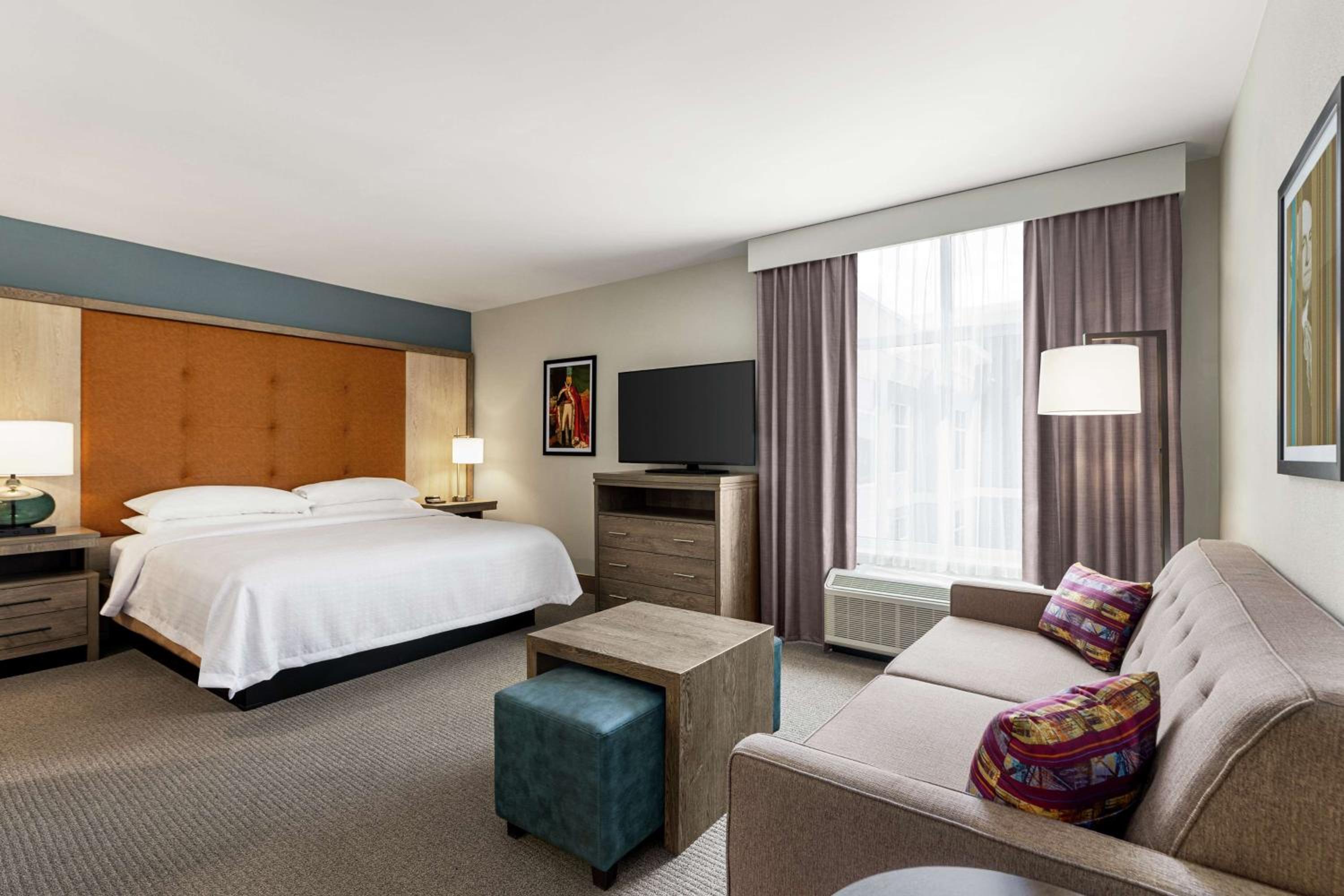 King Studio Suite - Non-Smoking - Photo 2