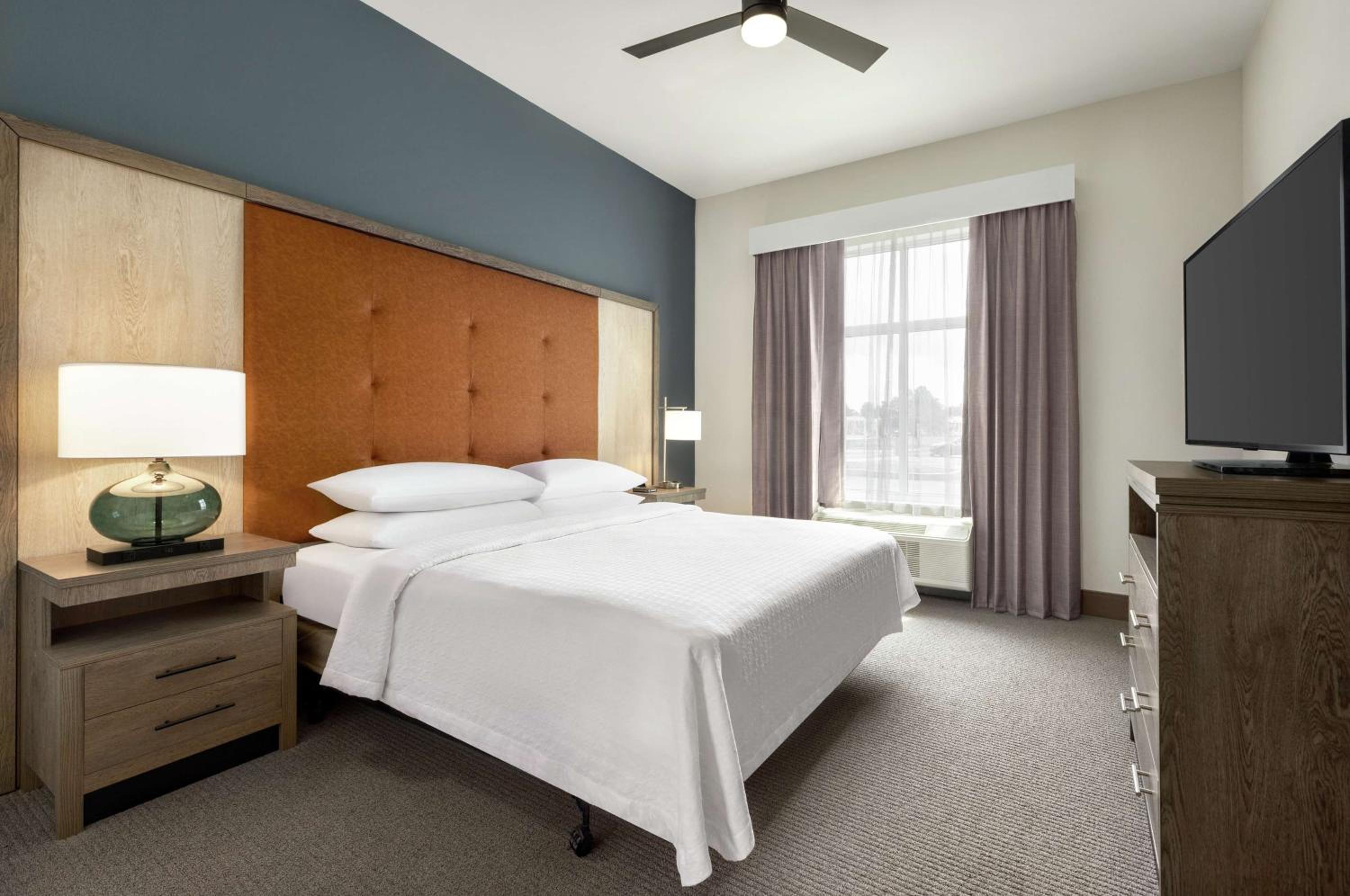 King Studio - Mobility and Hearing Access/Non-Smoking - Photo 2