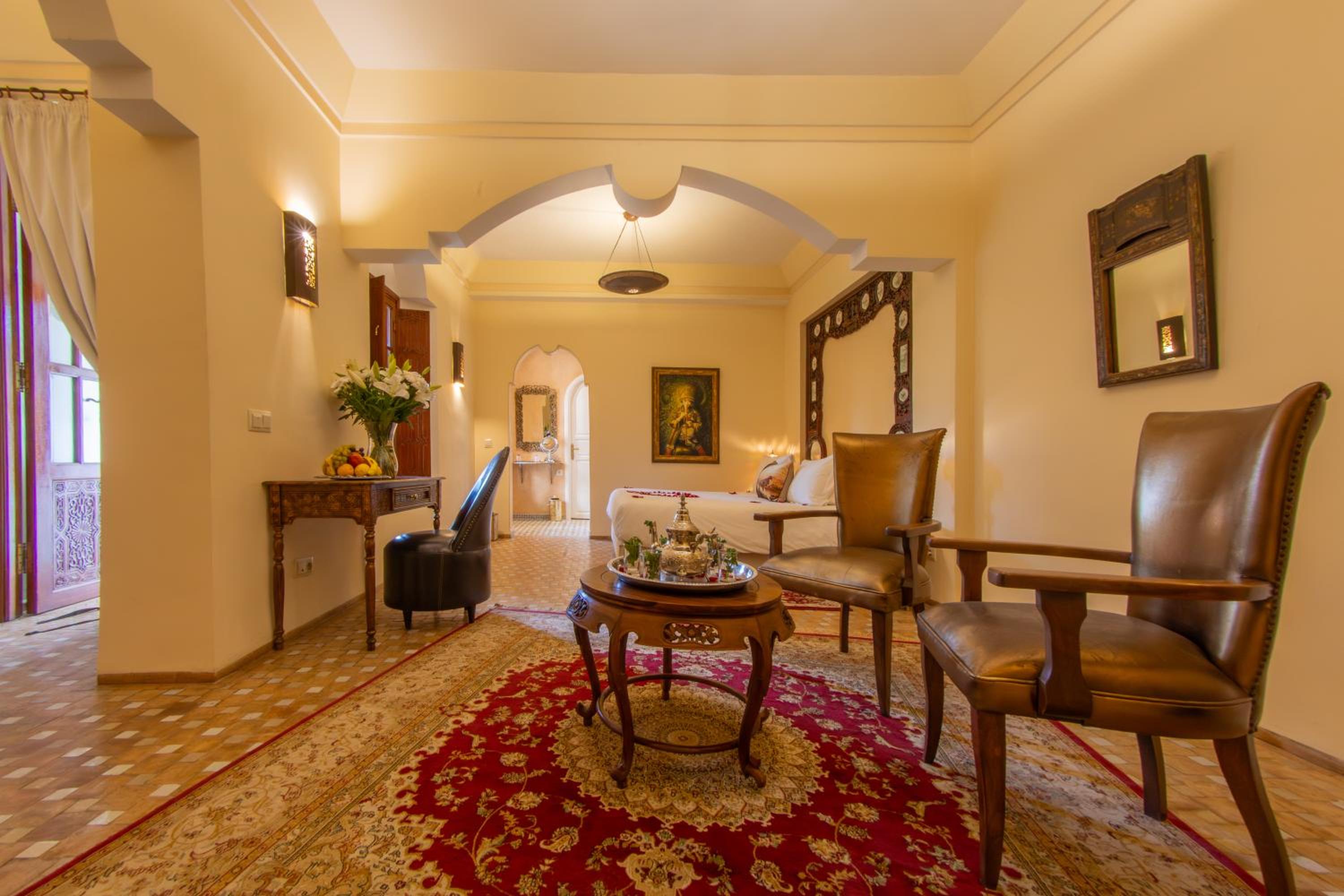 Deluxe Suite - Photo 11