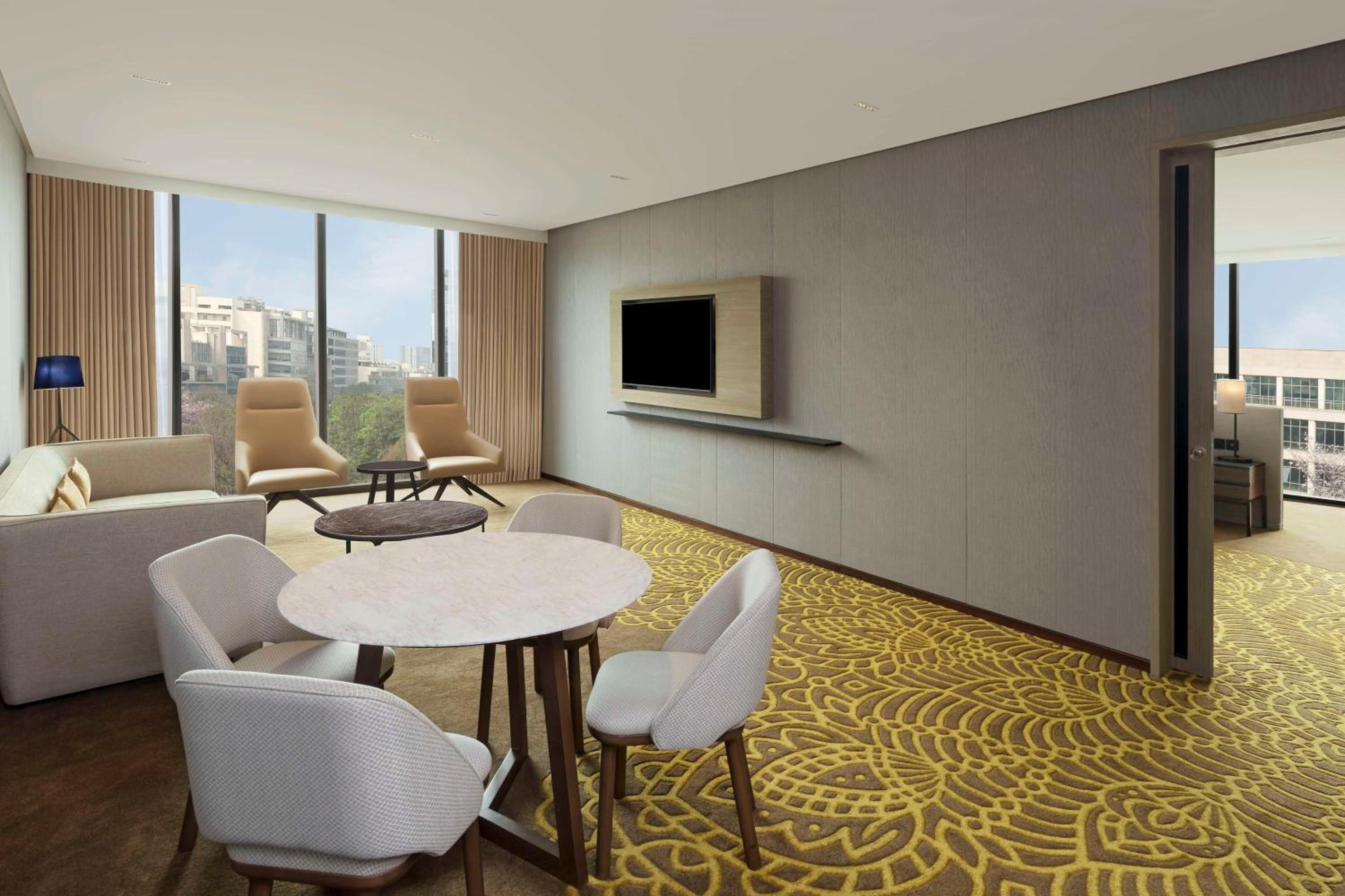 One-Bedroom King Suite - Photo 8