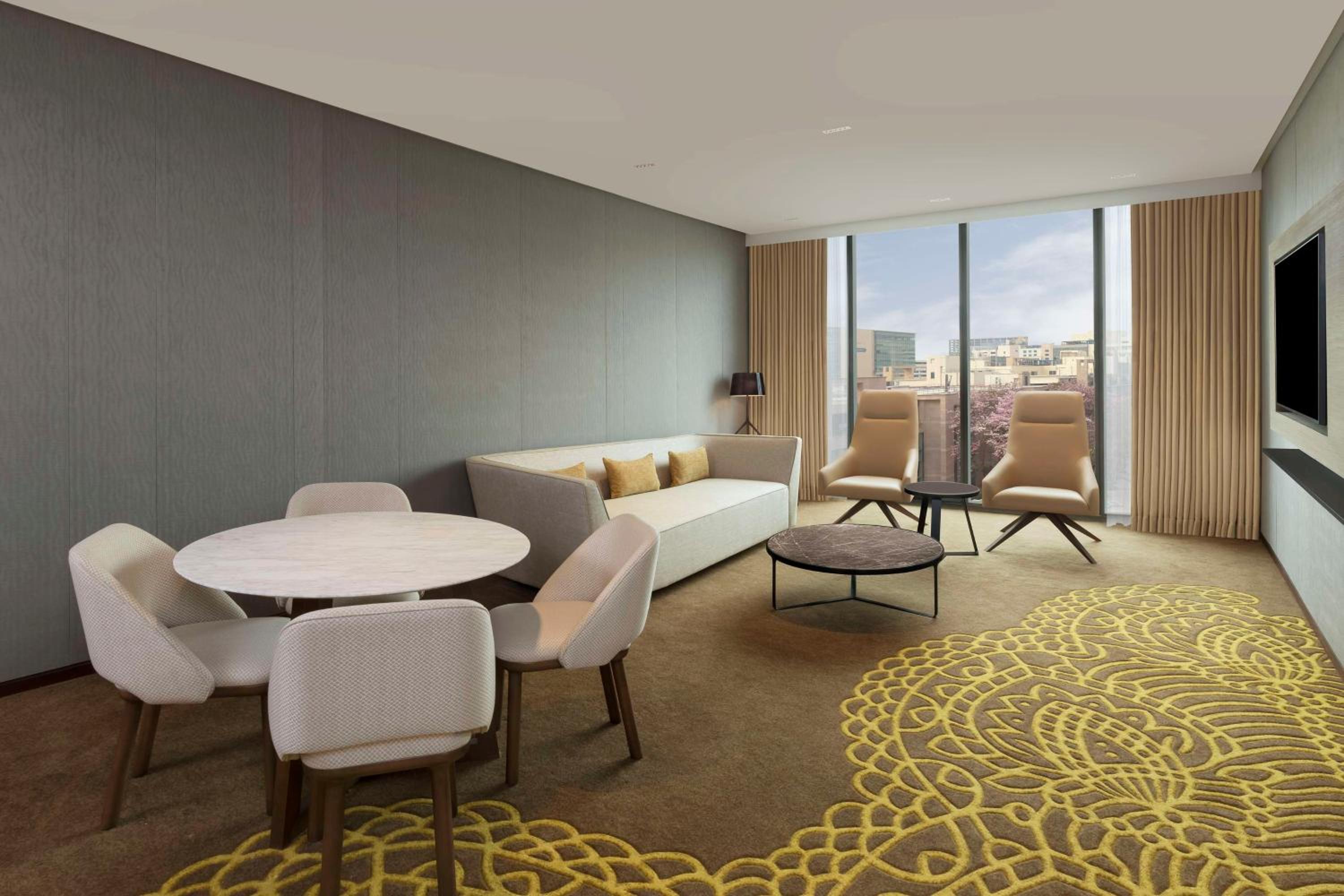 One-Bedroom King Suite - Photo 2