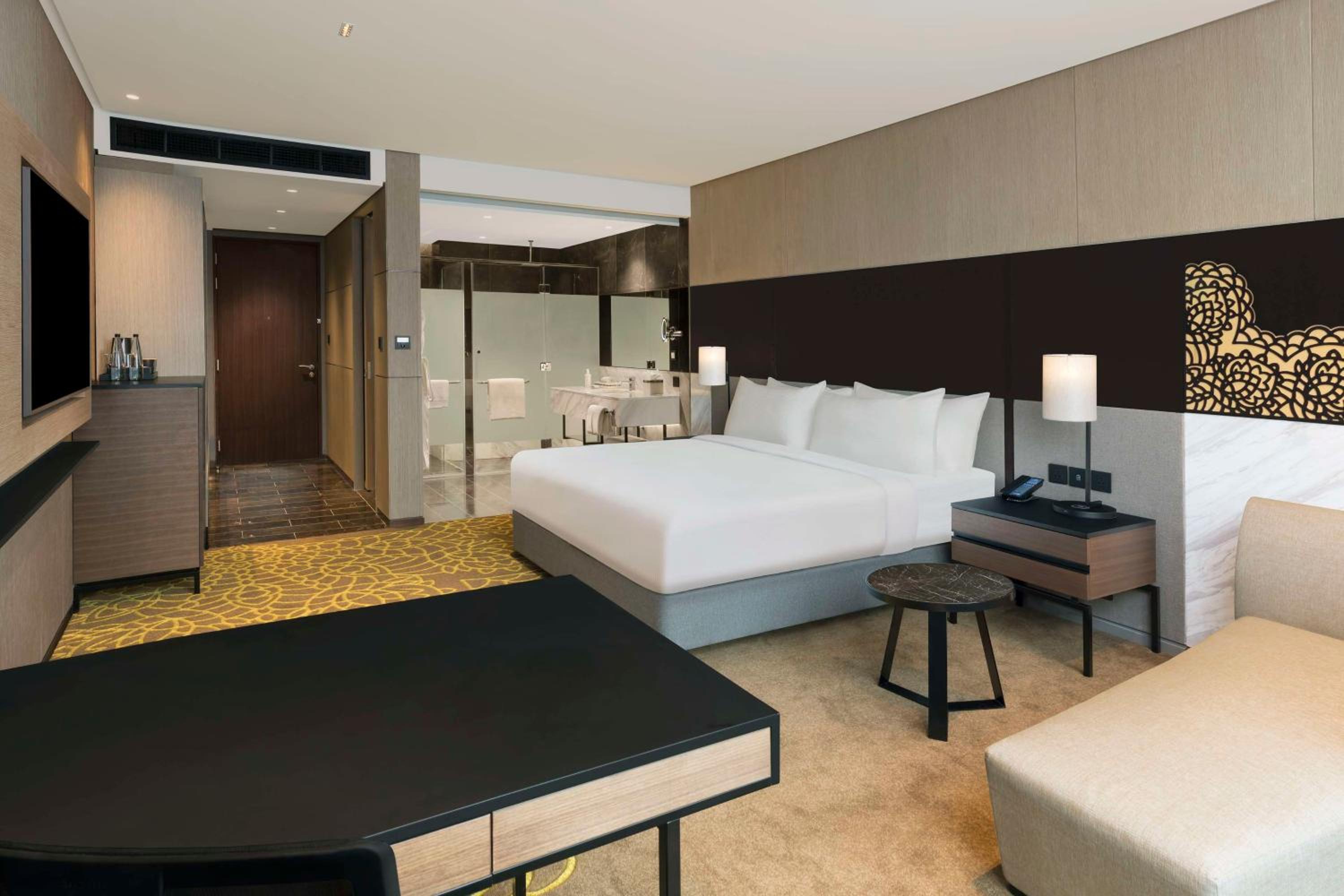 Deluxe King Room - Photo 1