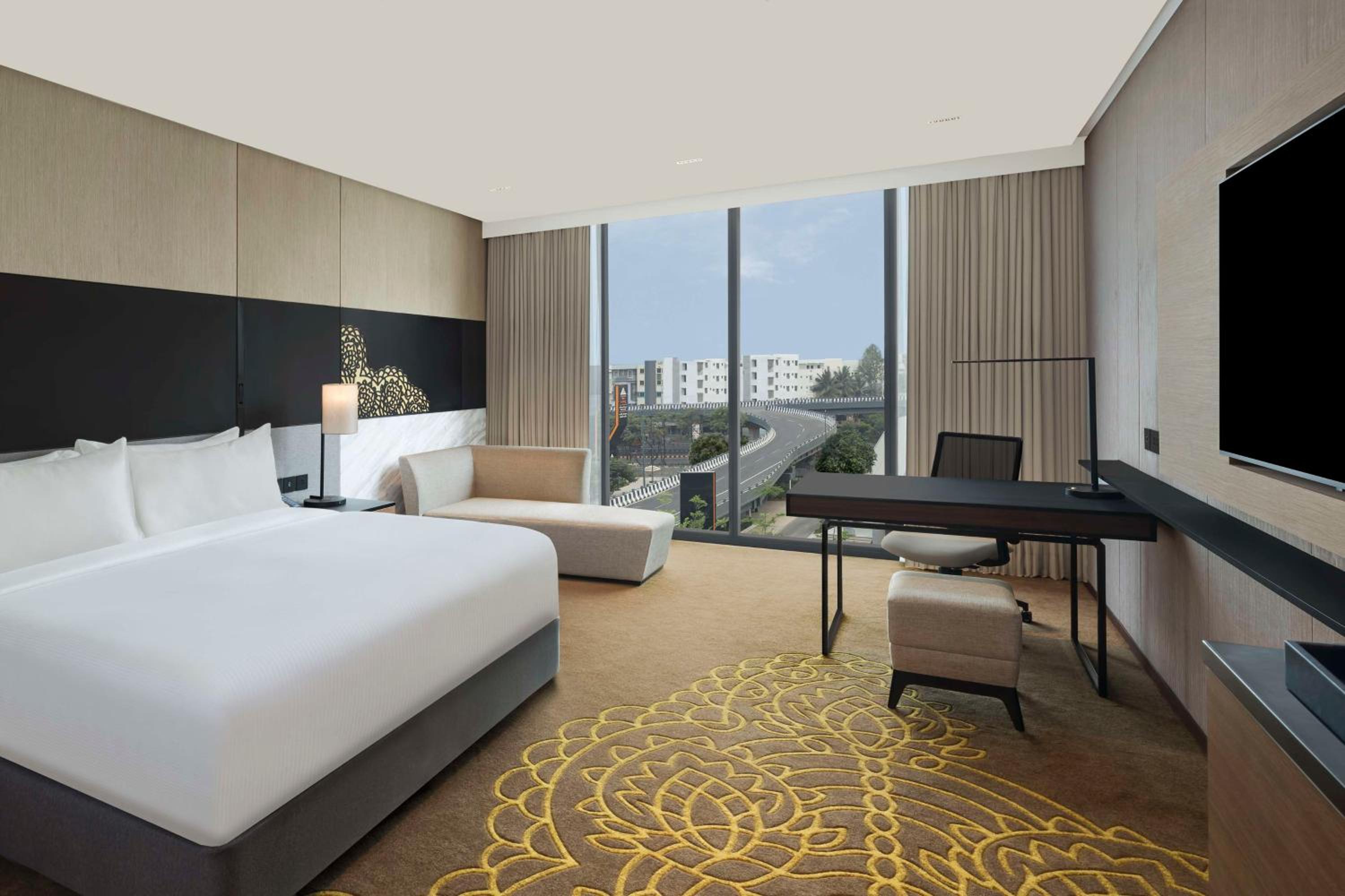 Deluxe King Room - Photo 2