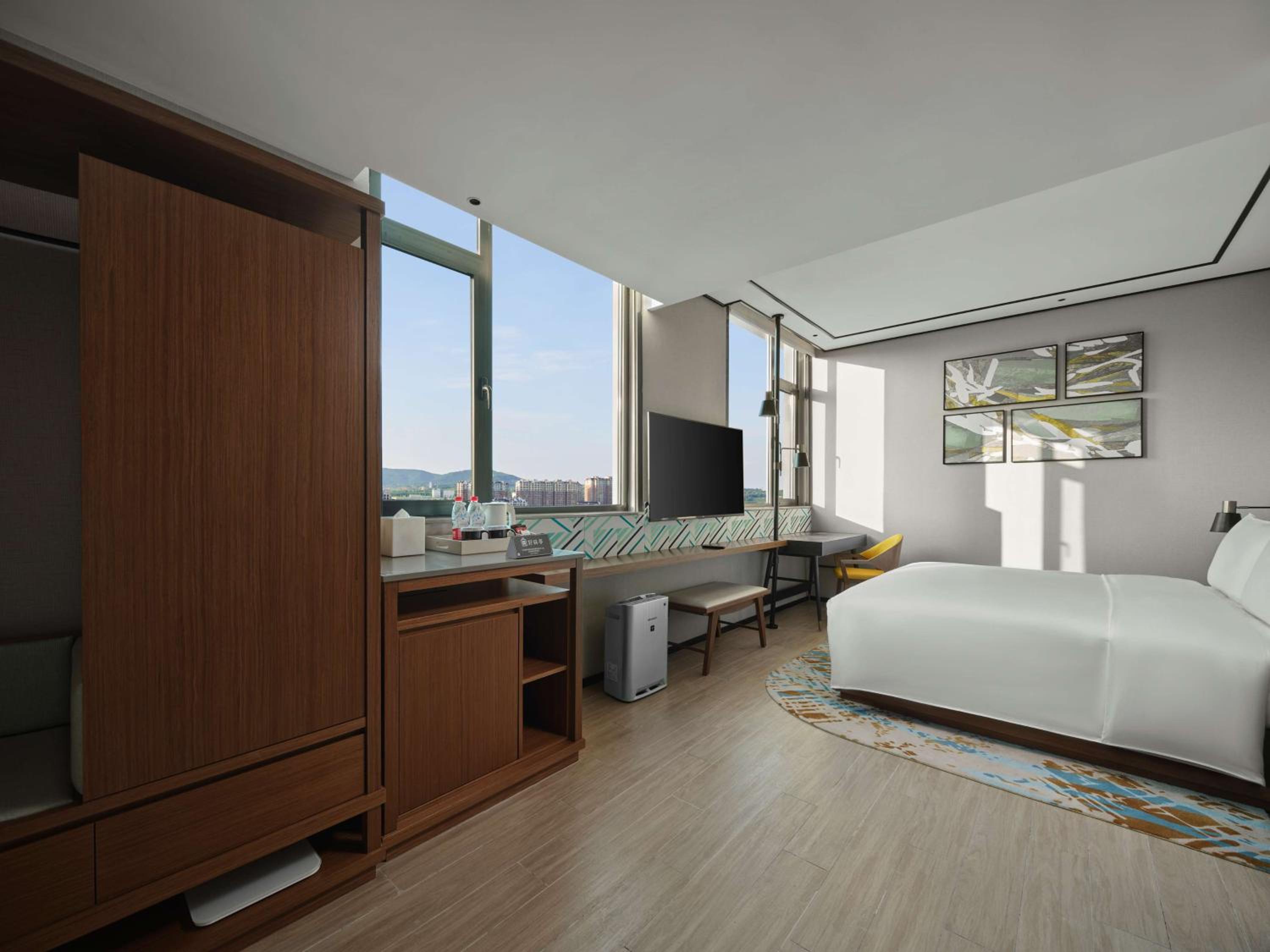 King Guest Room - Photo 2