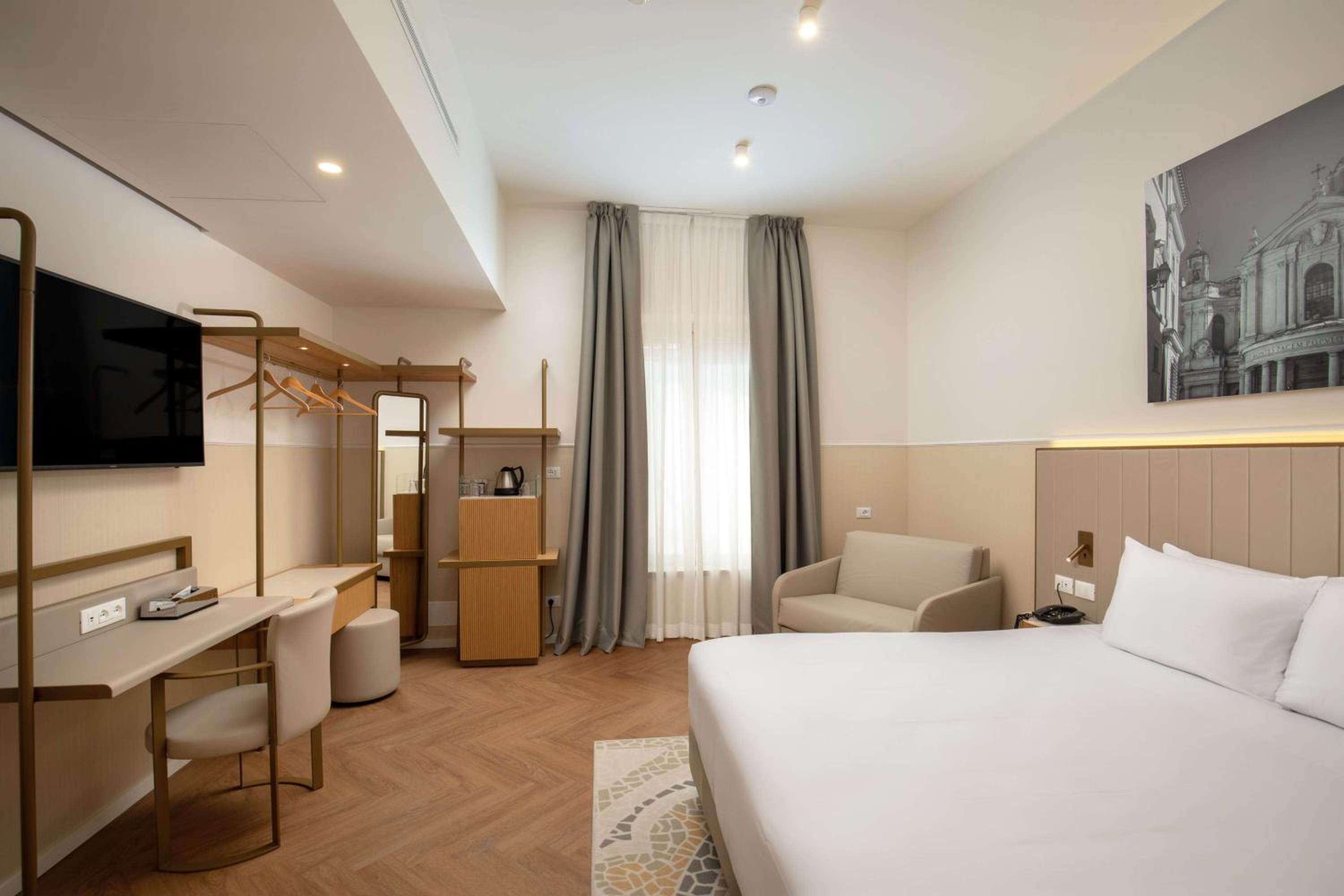 Superior King Room with Chair Bed