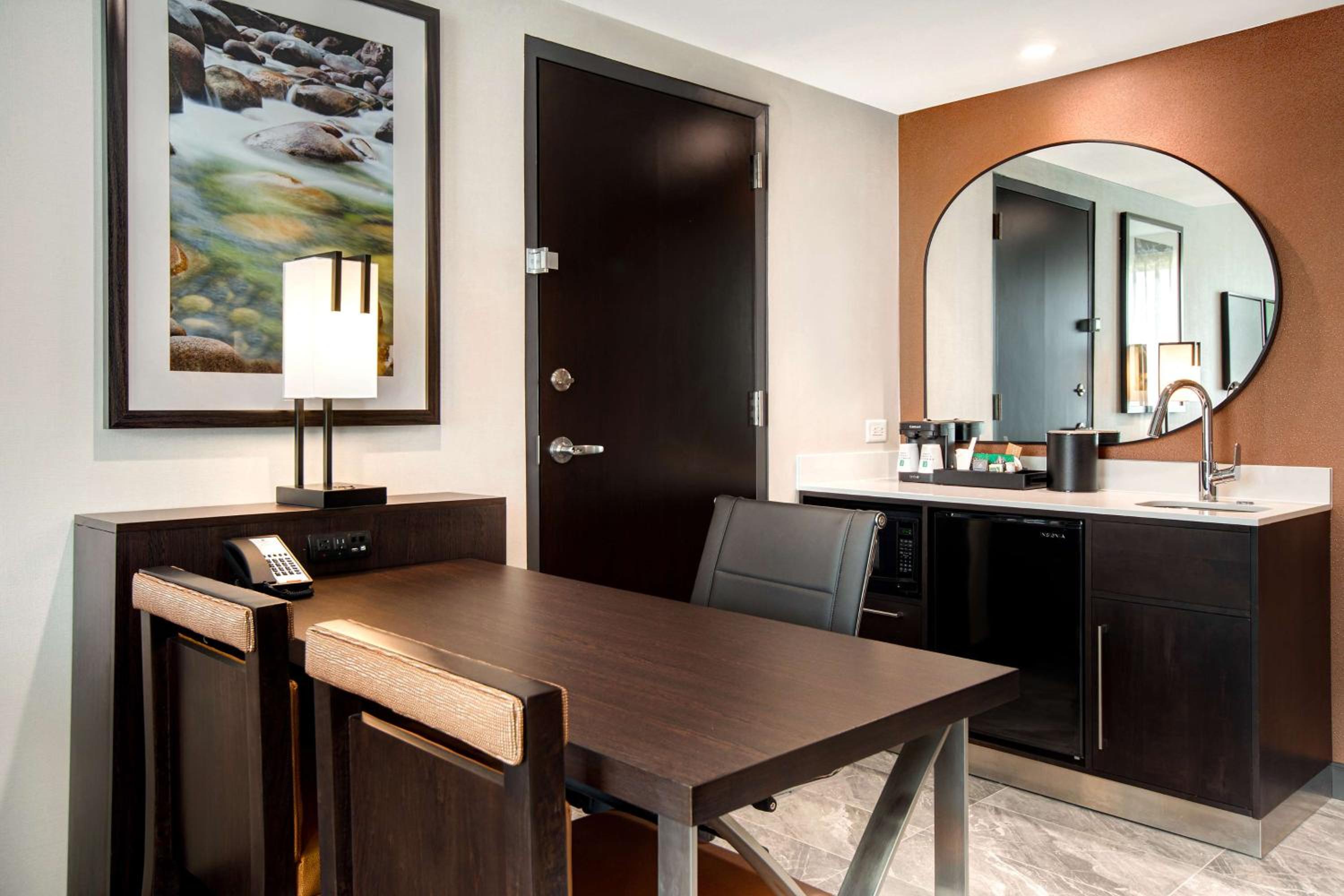 King Studio Suite - Photo 4