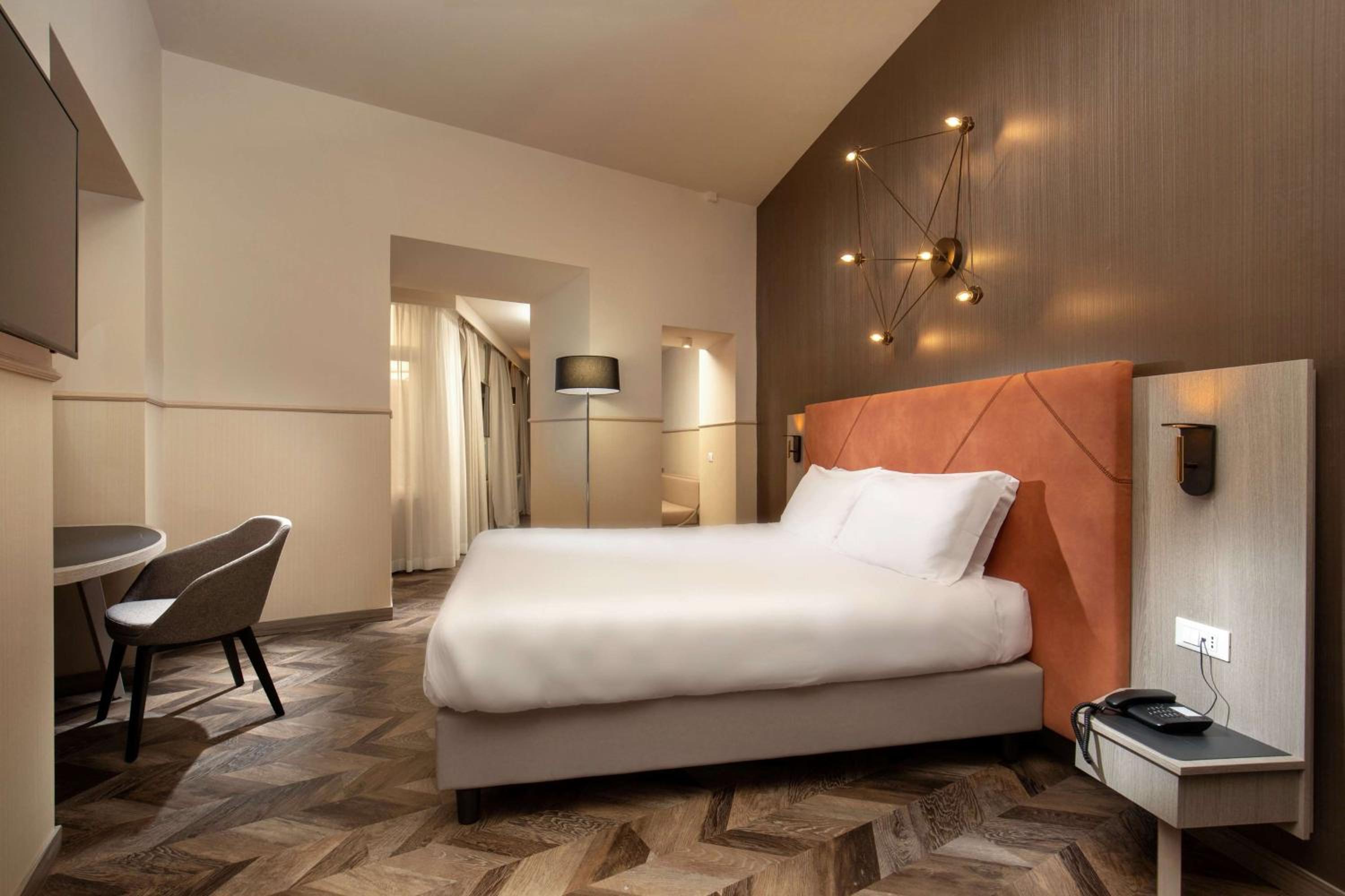 Junior Suite thumbnail 6