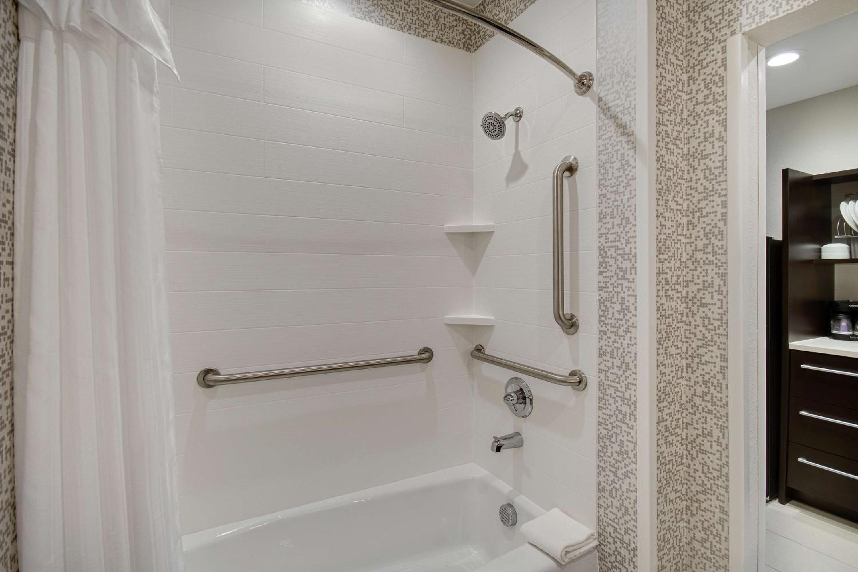King Studio Suite with Tub - Mobility/Hearing Accessible photo 1