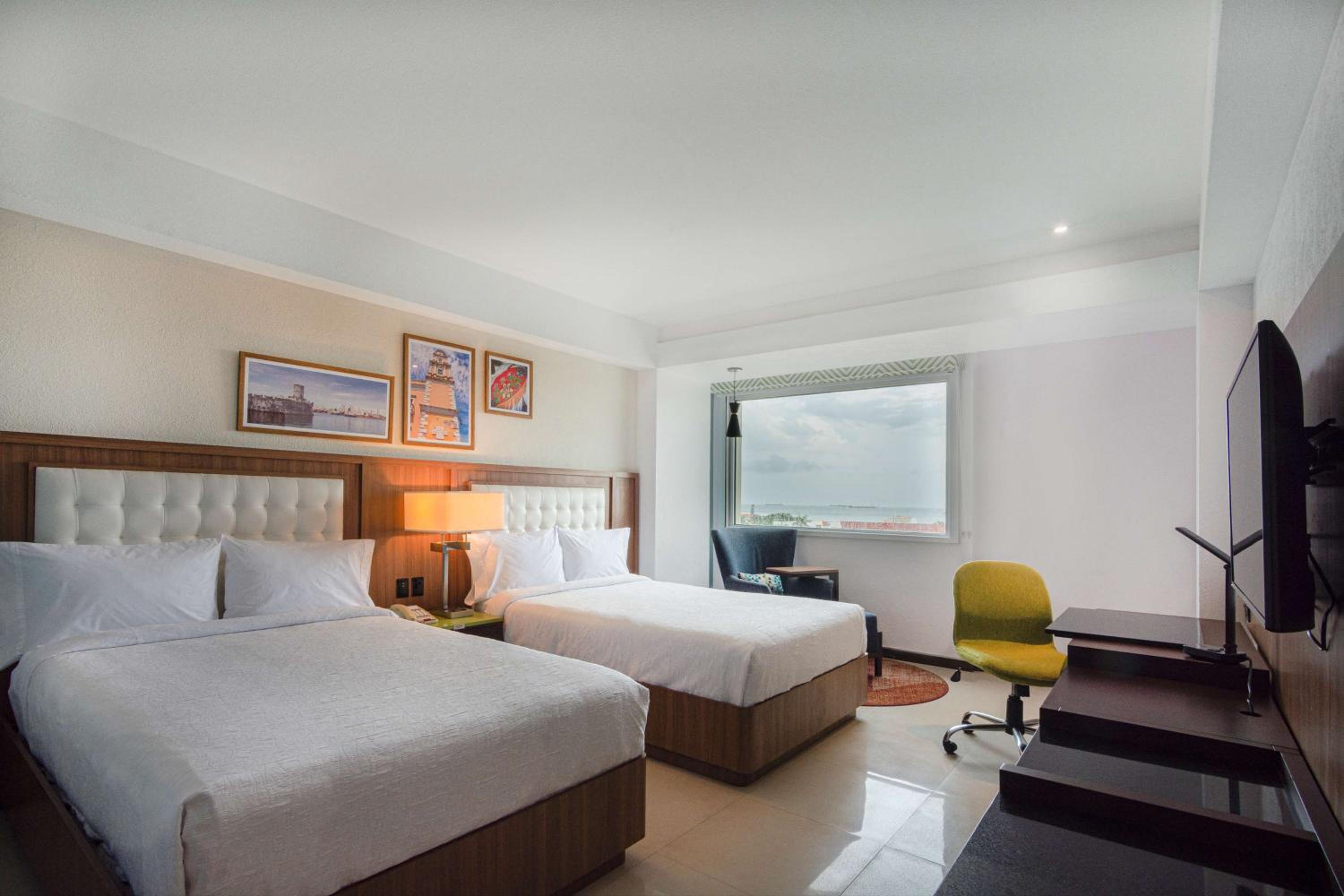 Double Room with Two Double Beds and Ocean View - Non-Smoking - Photo 1