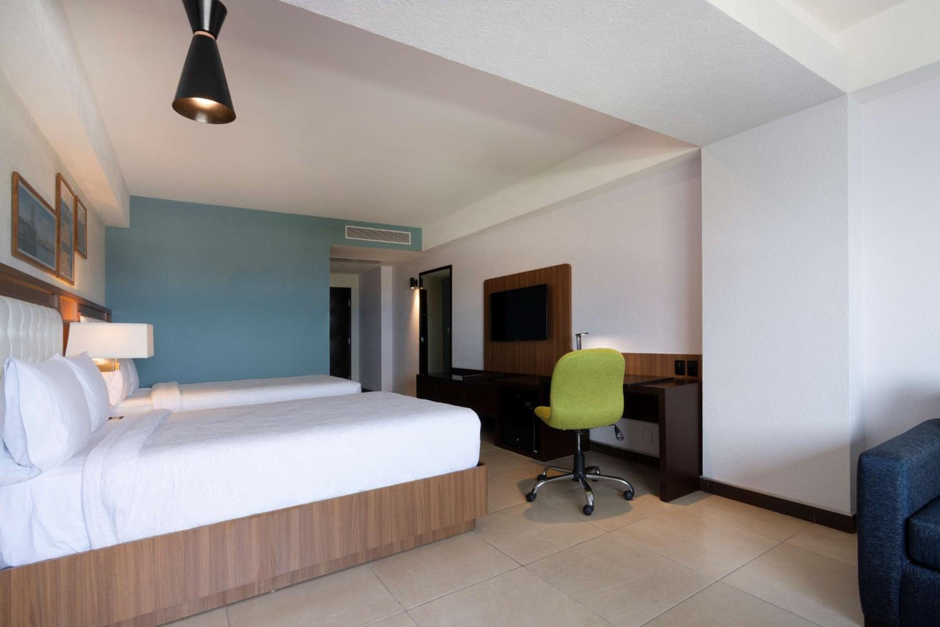 Double Room with Two Double Beds - Non-Smoking - Photo 1