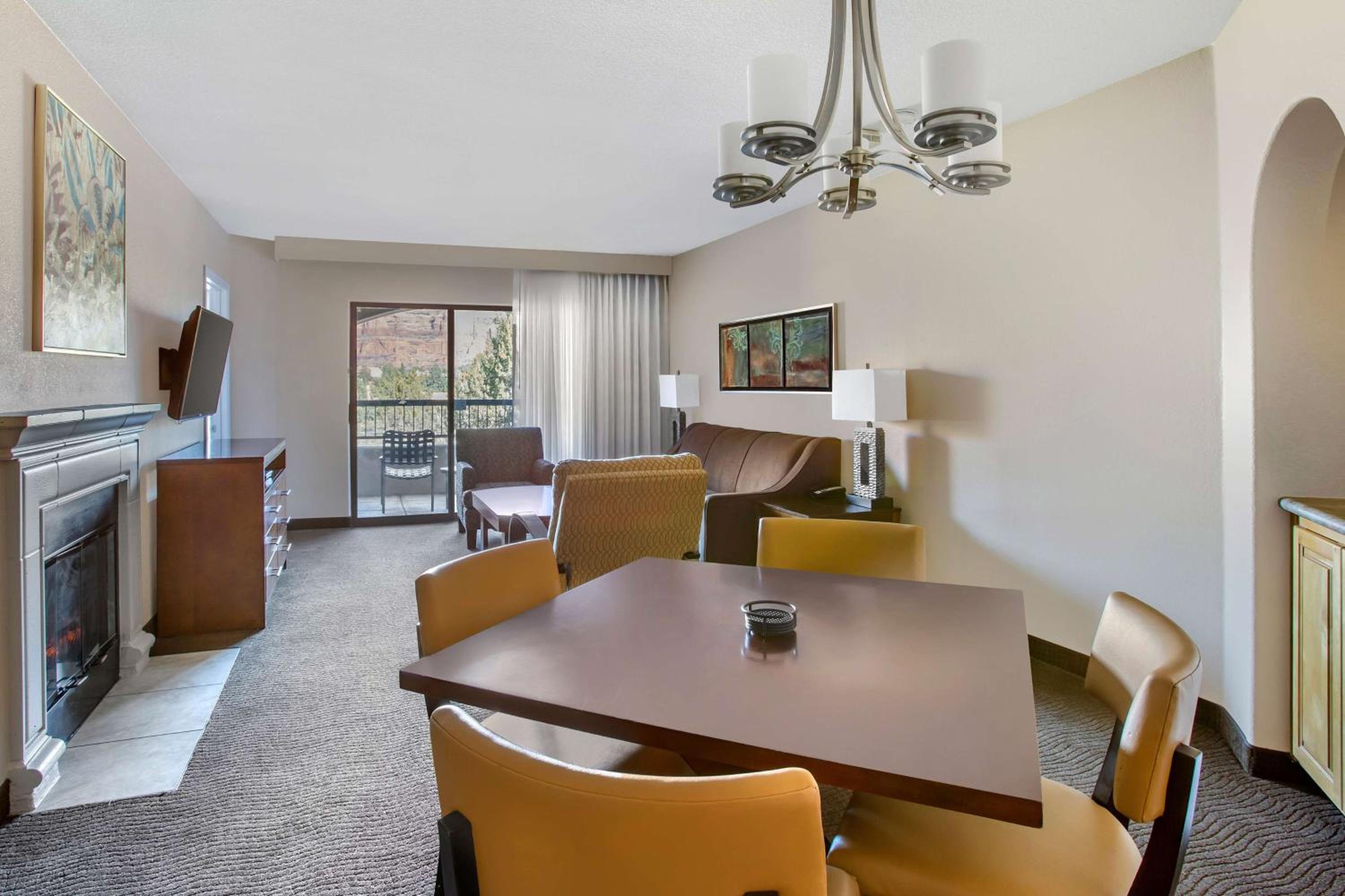 One-Bedroom King Suite - Hearing Accessible - Photo 6