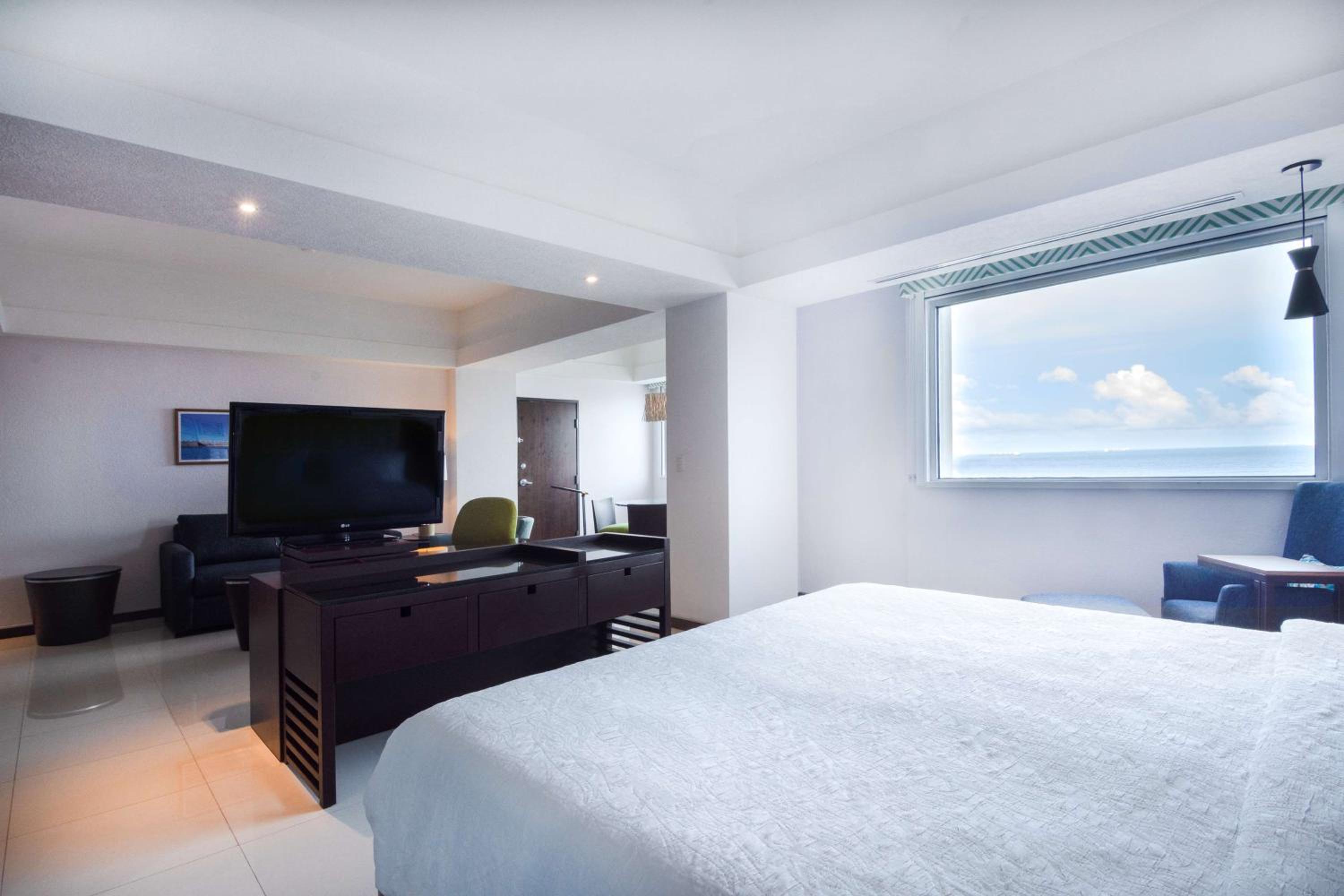 King Studio Suite - Photo 9