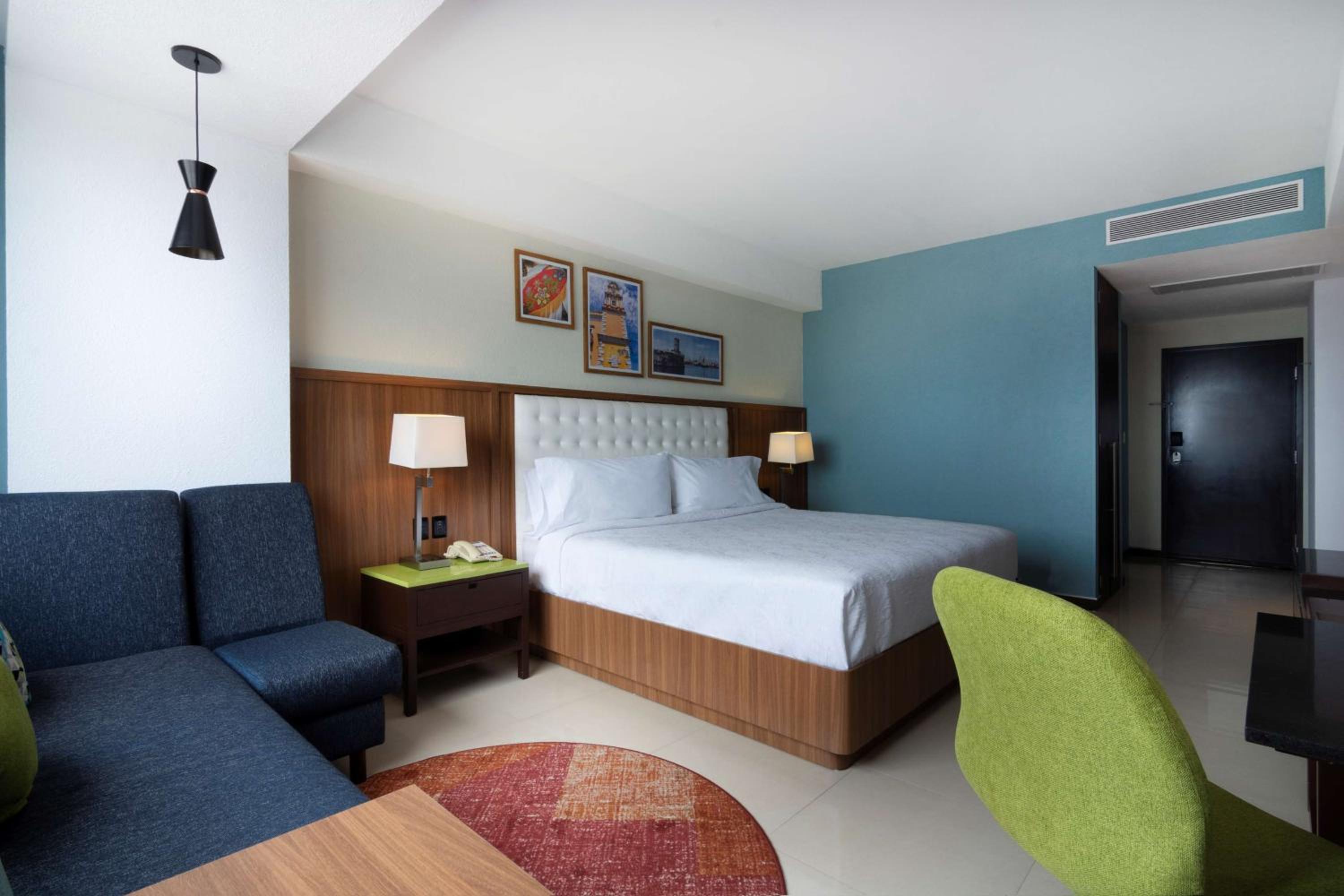 King Room with Ocean View - Non-Smoking - Photo 3