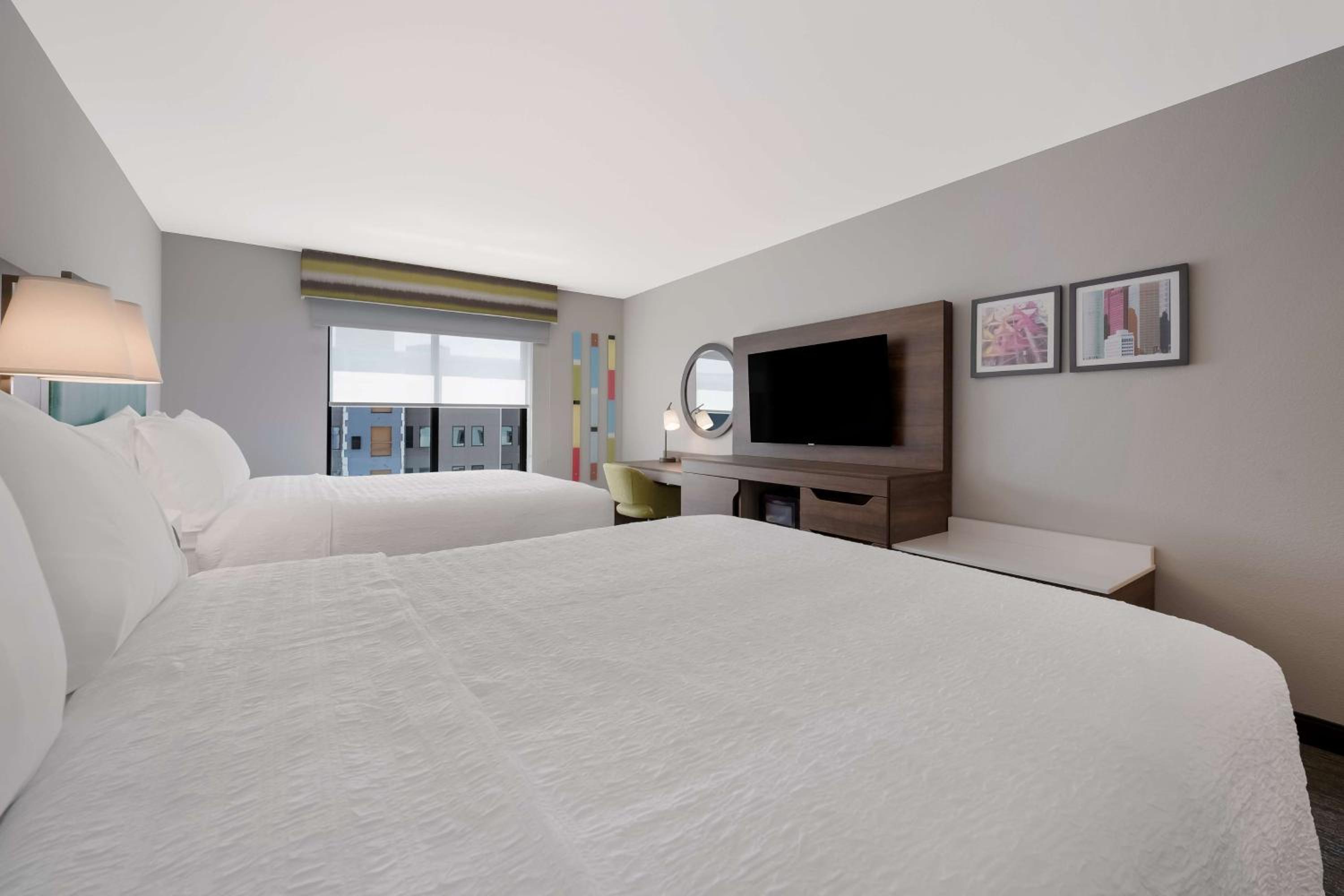 Queen Room with Two Queen Beds - Hearing Access - Photo 4