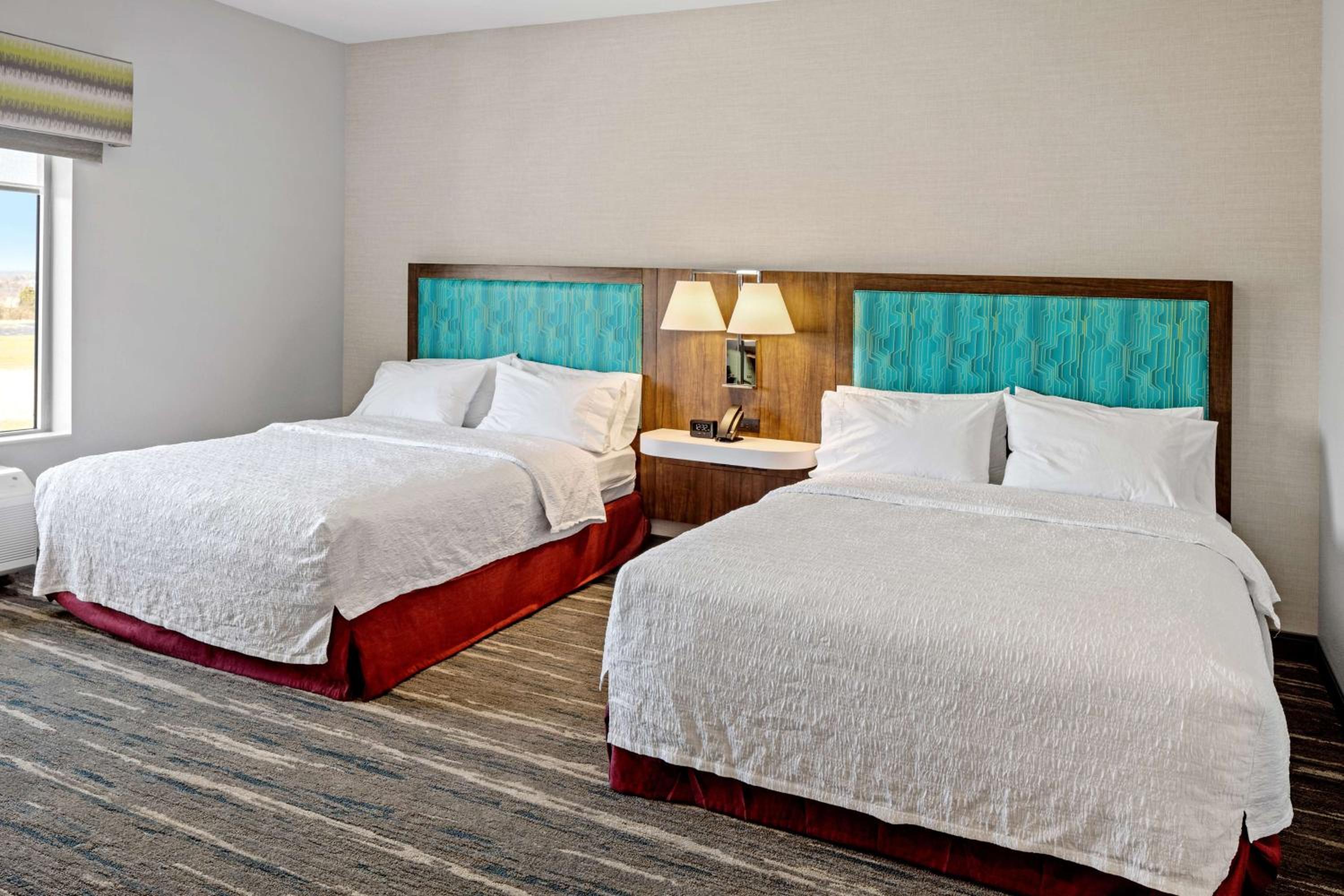 Queen Room with Two Queen Beds and Bath Tub - Mobility Access - Photo 4