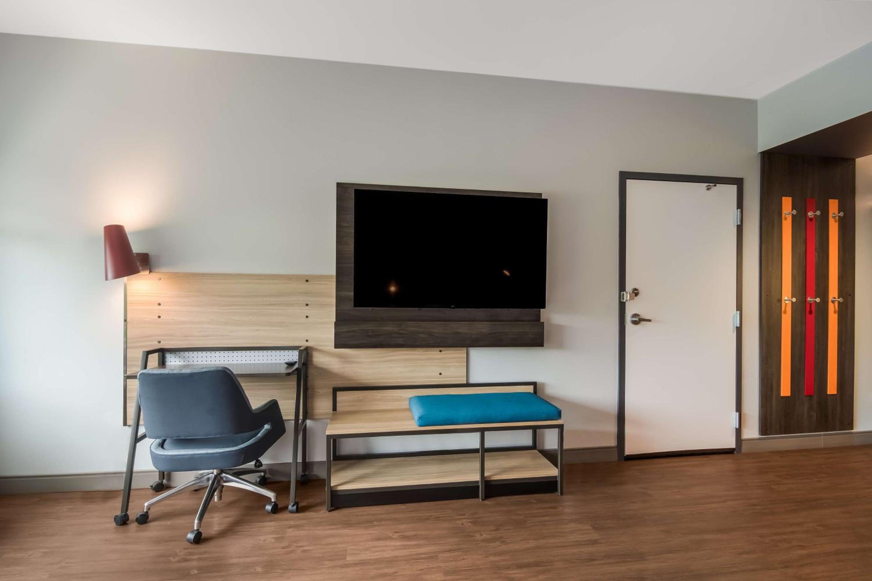 Queen Room with Two Queen Beds - Mobility Access - Photo 2