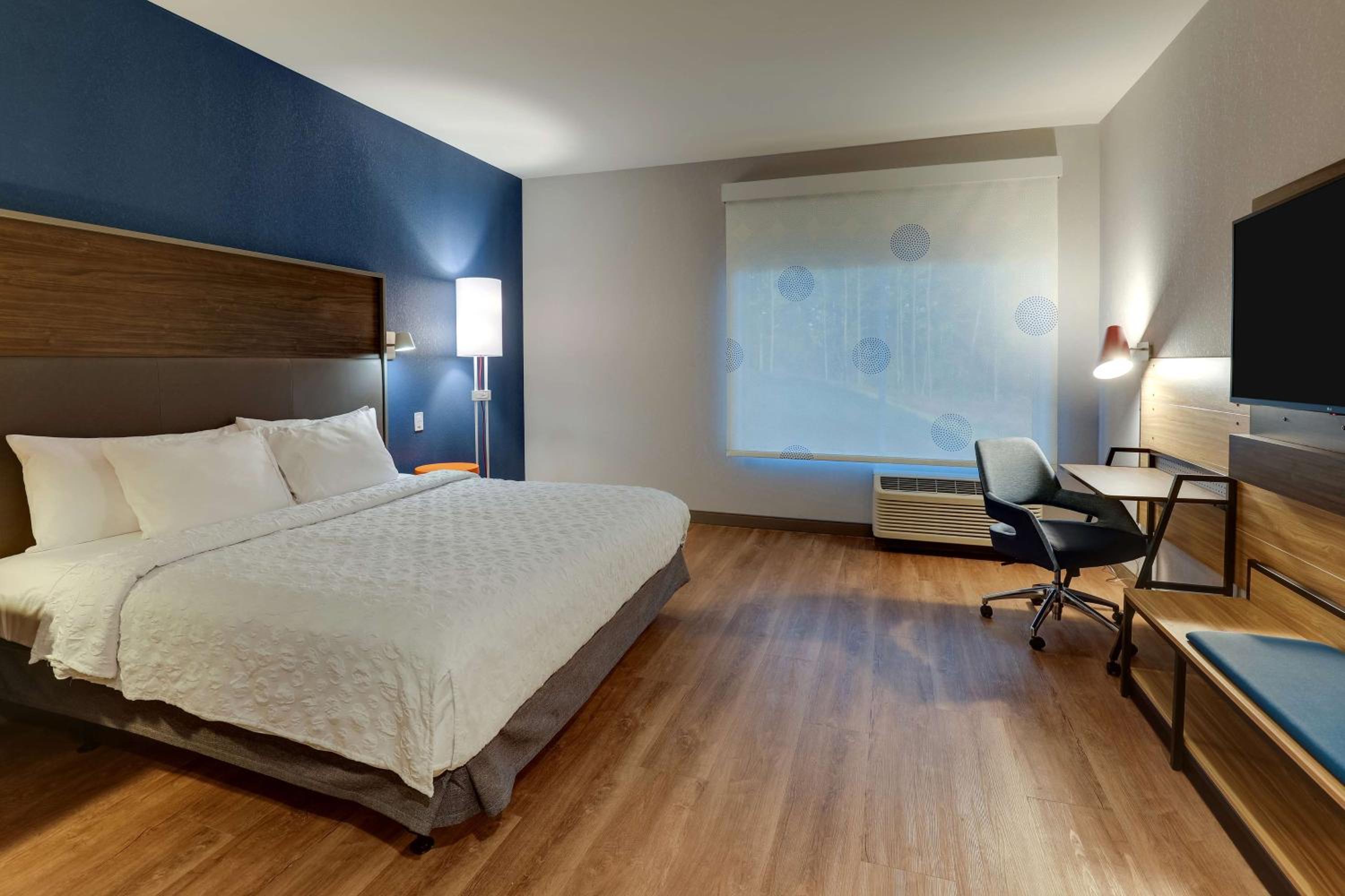 King Room - Hearing Access - Photo 3
