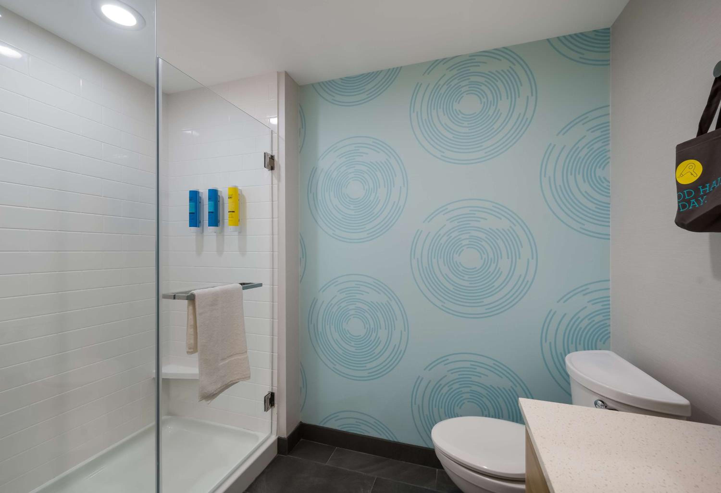 King Room with Walk-In Shower - Photo 5