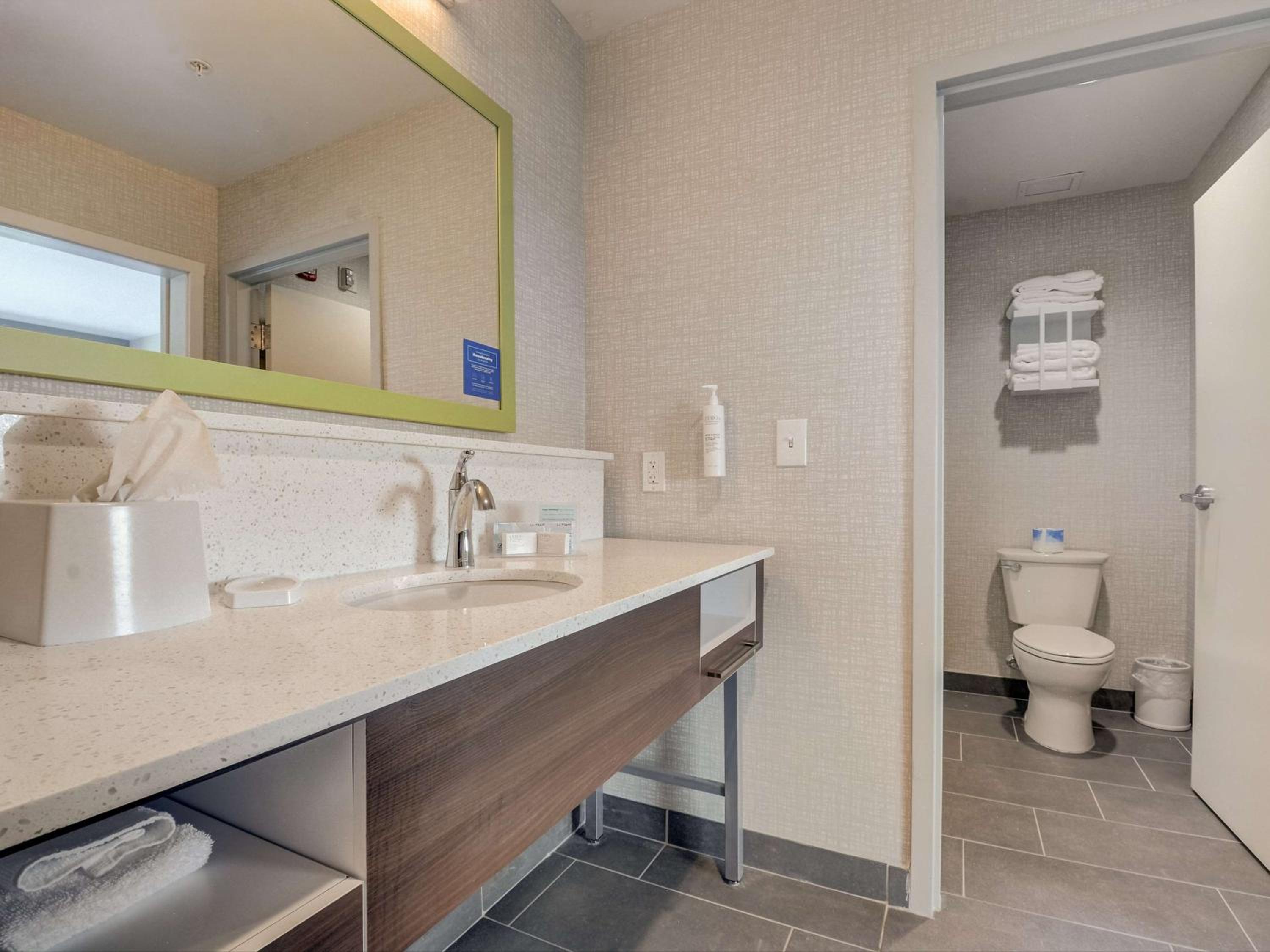 King Studio Suite - Photo 5