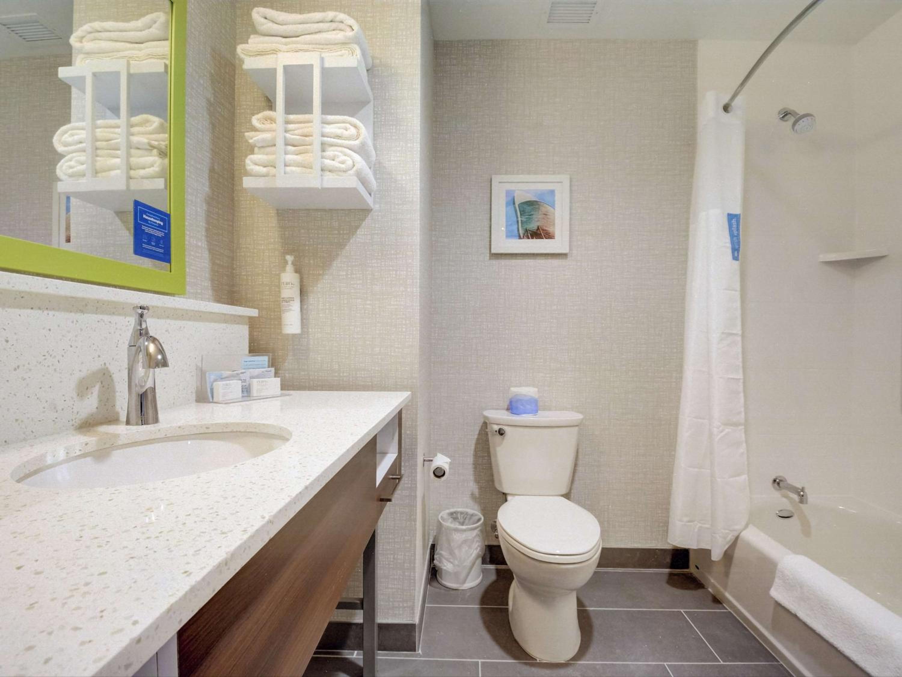 Queen Room with Two Queen Beds and Bath Tub - Mobility Access - Photo 12