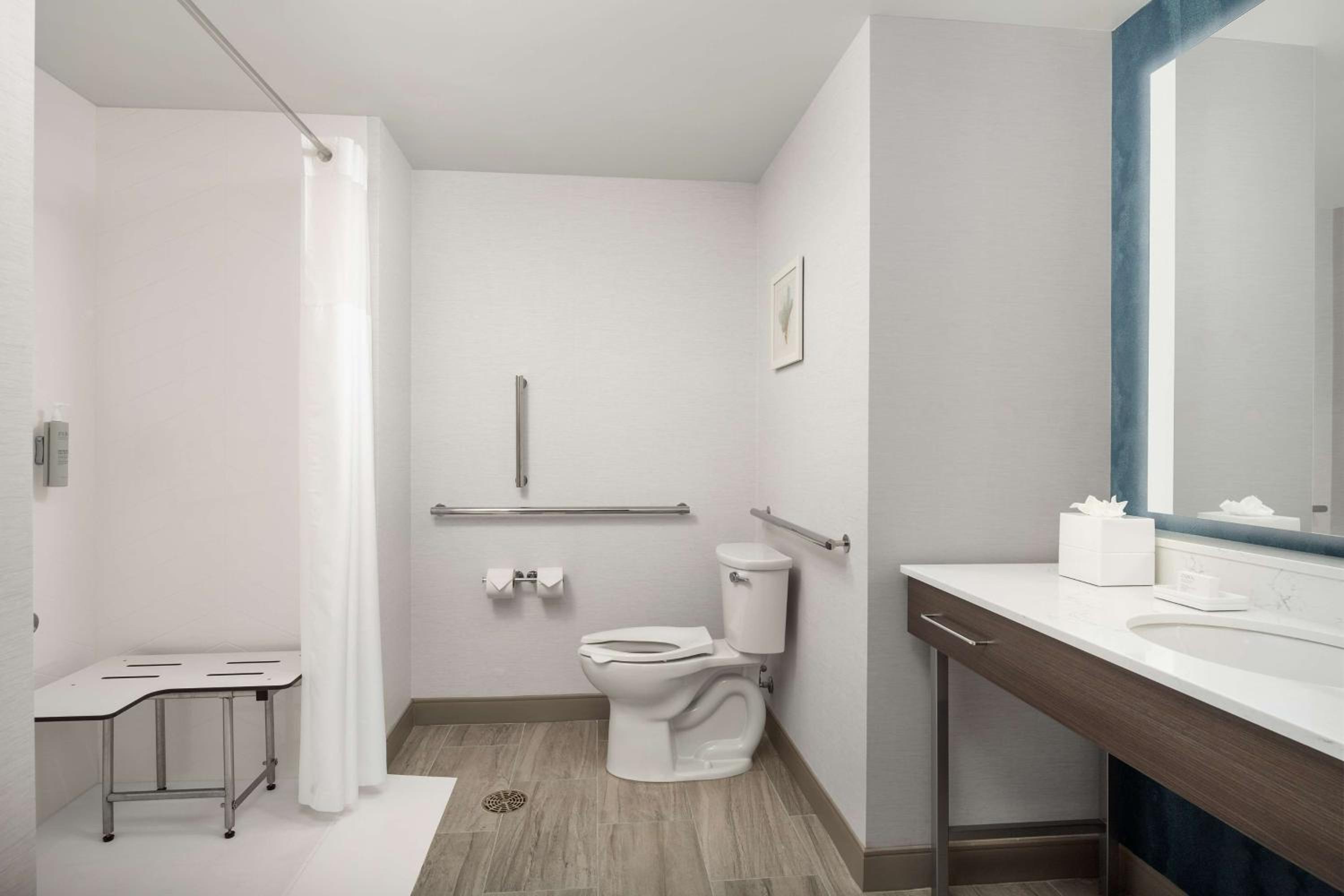 Queen Room with Two Queen Beds and Roll-In Shower - Mobility and Hearing Access - Photo 4