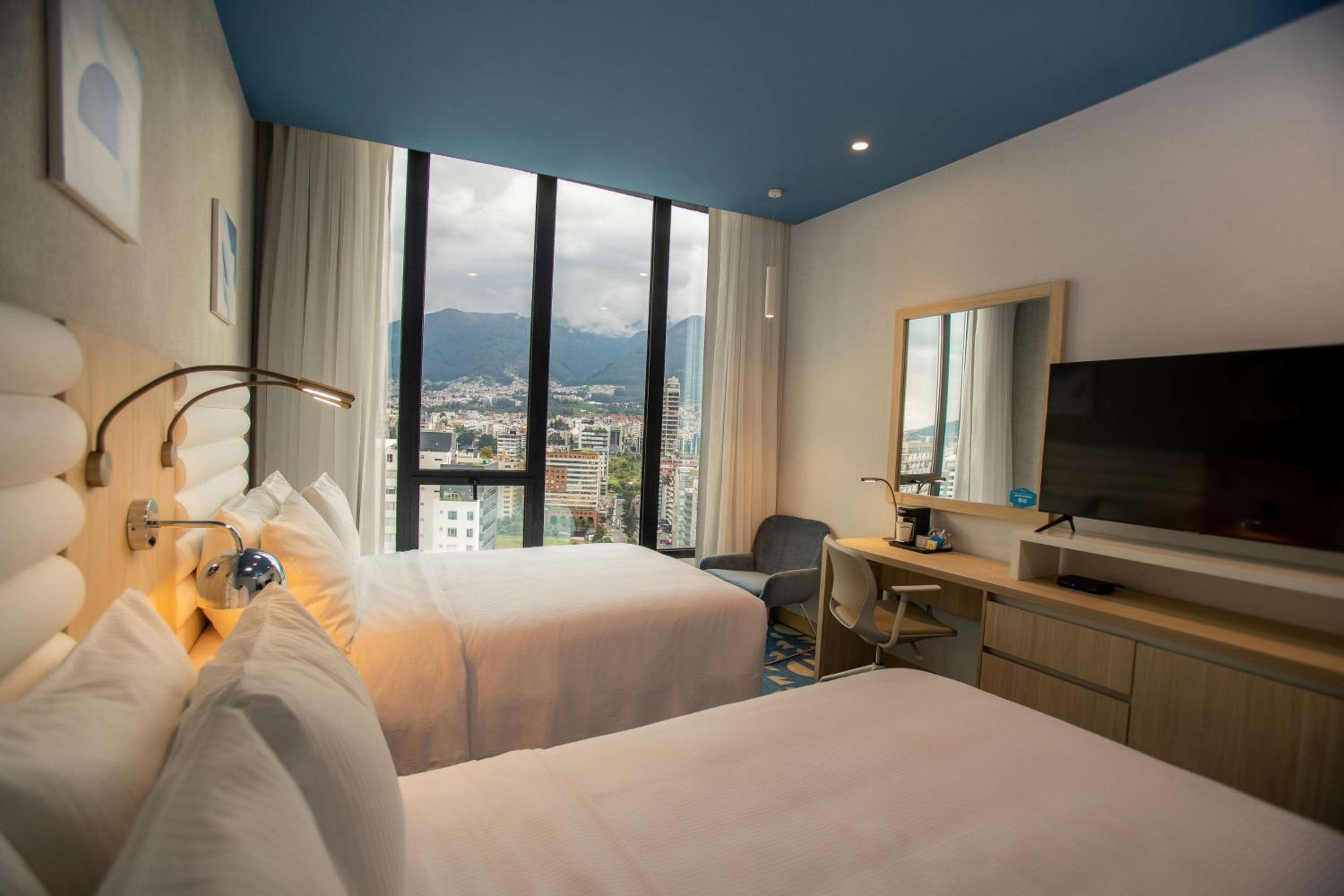 Double Room with Two Double Beds - Non-Smoking - Photo 3