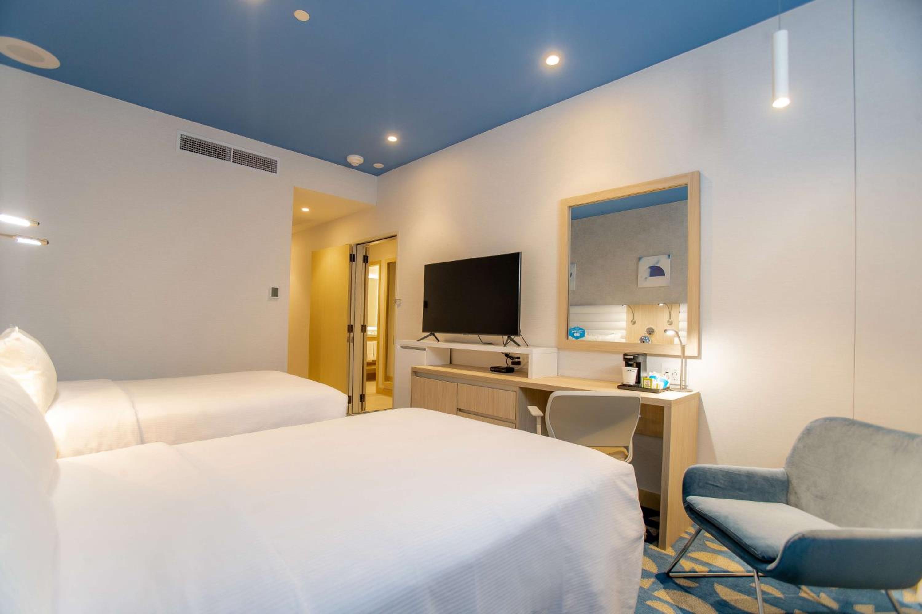Double Room with Two Double Beds - Non-Smoking - Photo 5