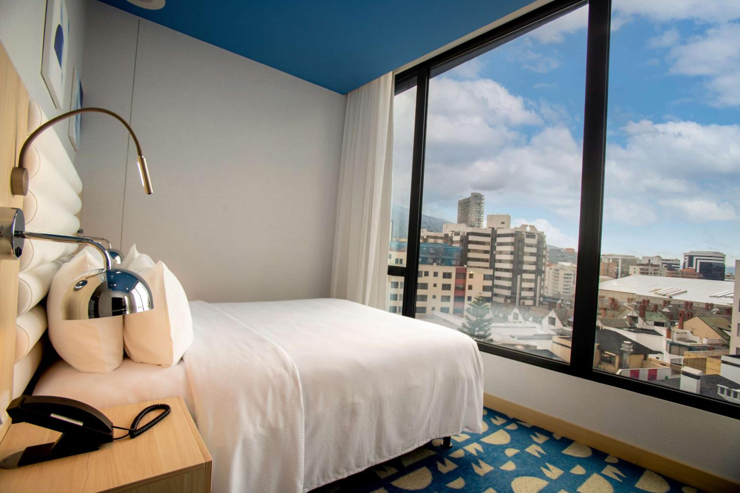Queen Room with Roll-In Shower - Mobility Accessible/Non-Smoking - Photo 1