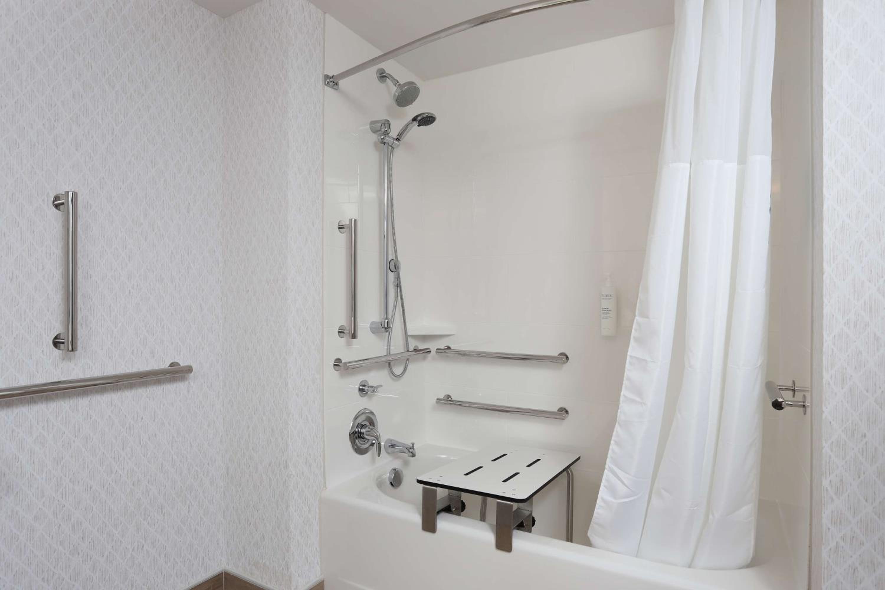 King Room - Mobility Access/Non-Smoking - Photo 4