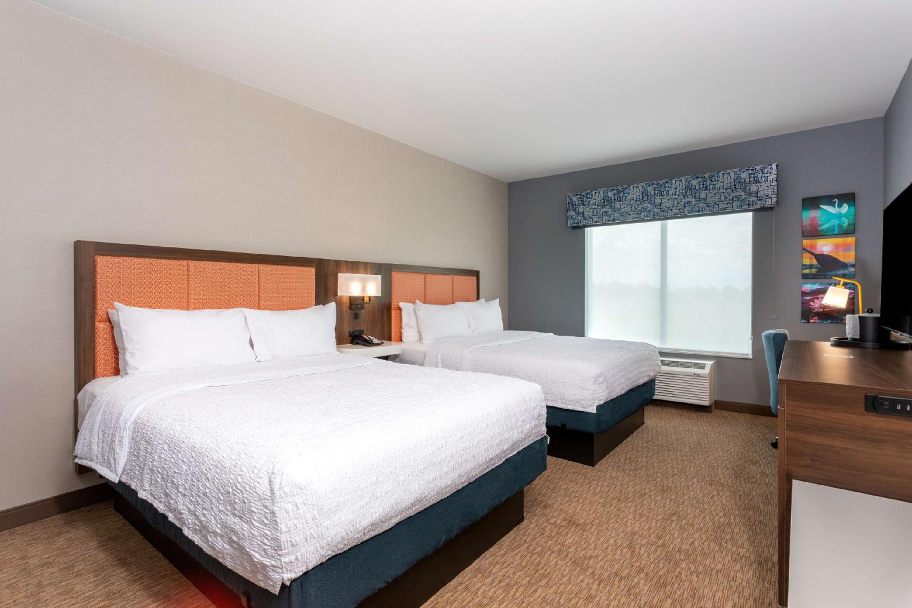 Queen Room with Two Queen Beds - Photo 1