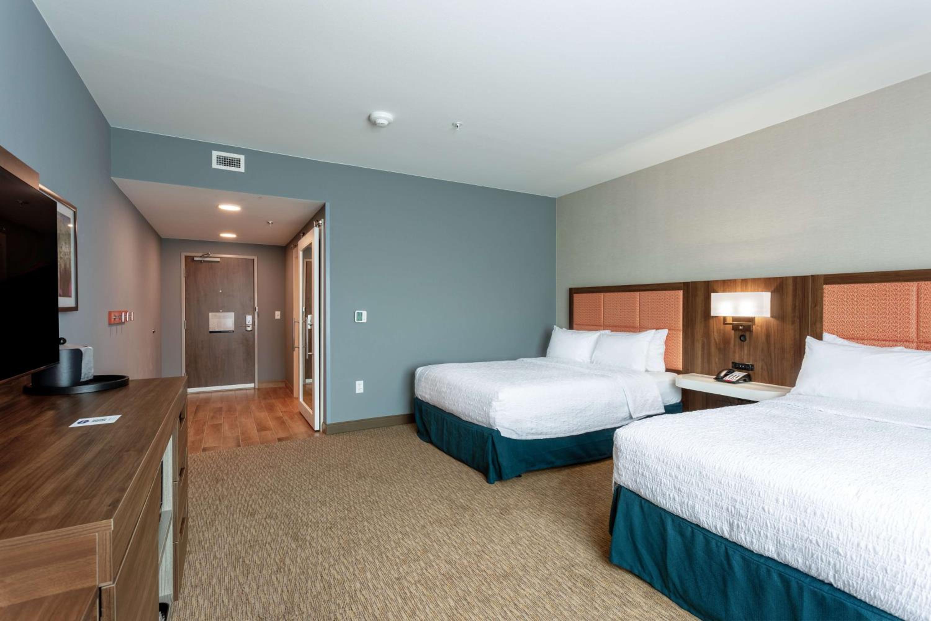 Queen Room with Two Queen Beds - Hearing Access - Photo 6