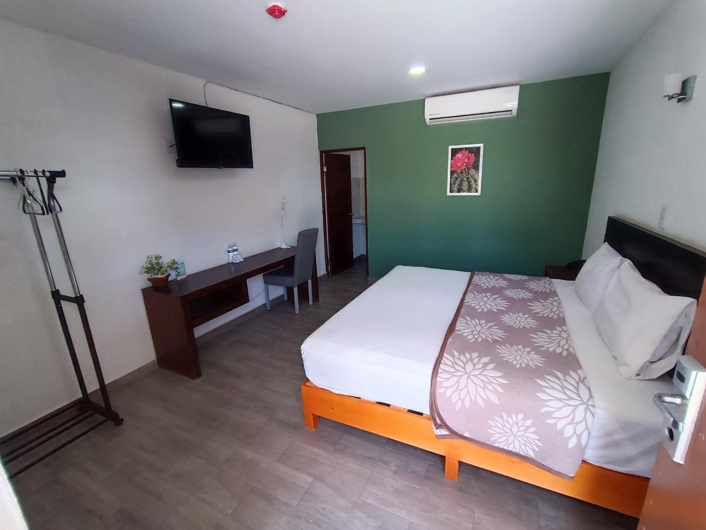 Double Room - Photo 2