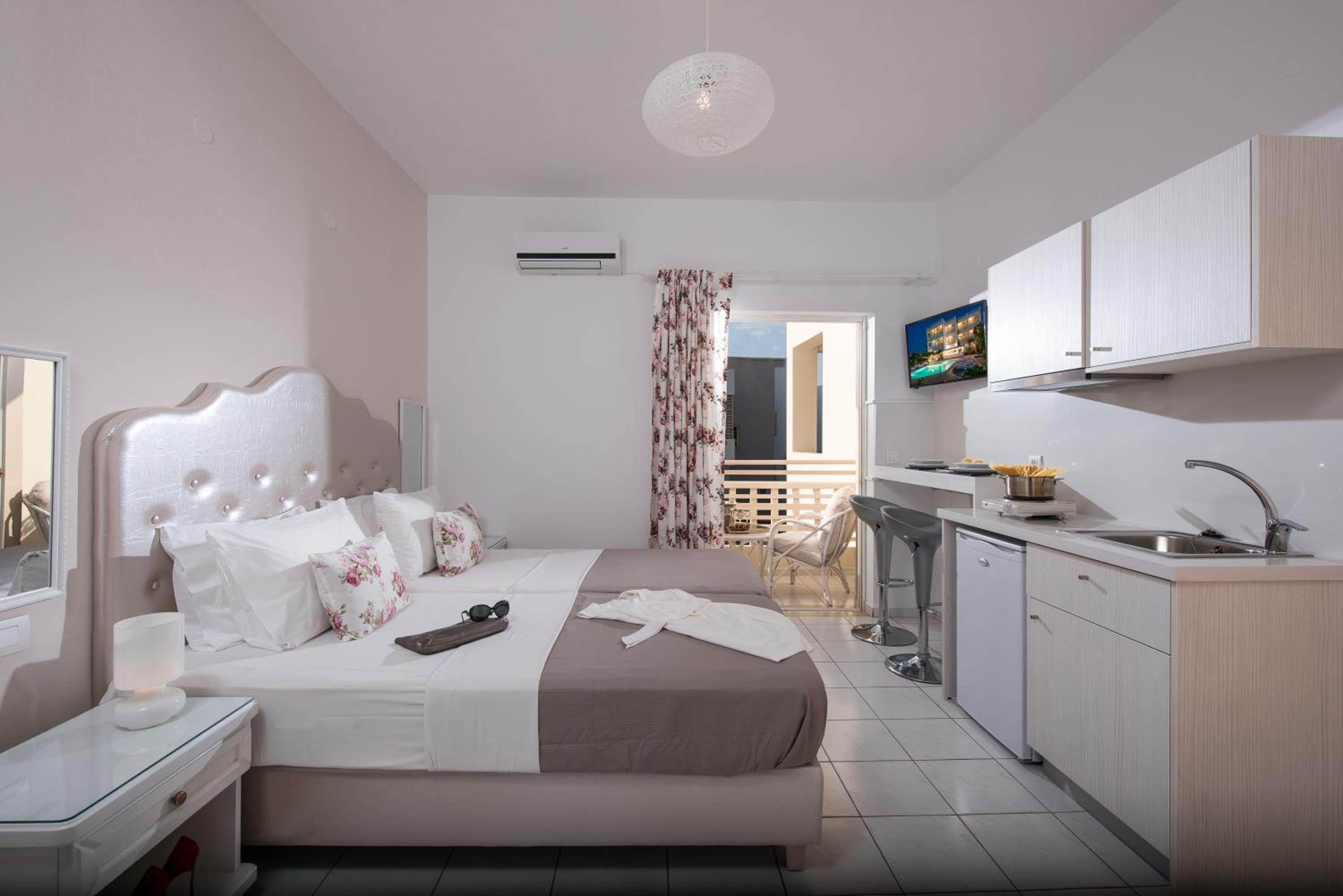 Superior Room (up to 2 people) photo 1