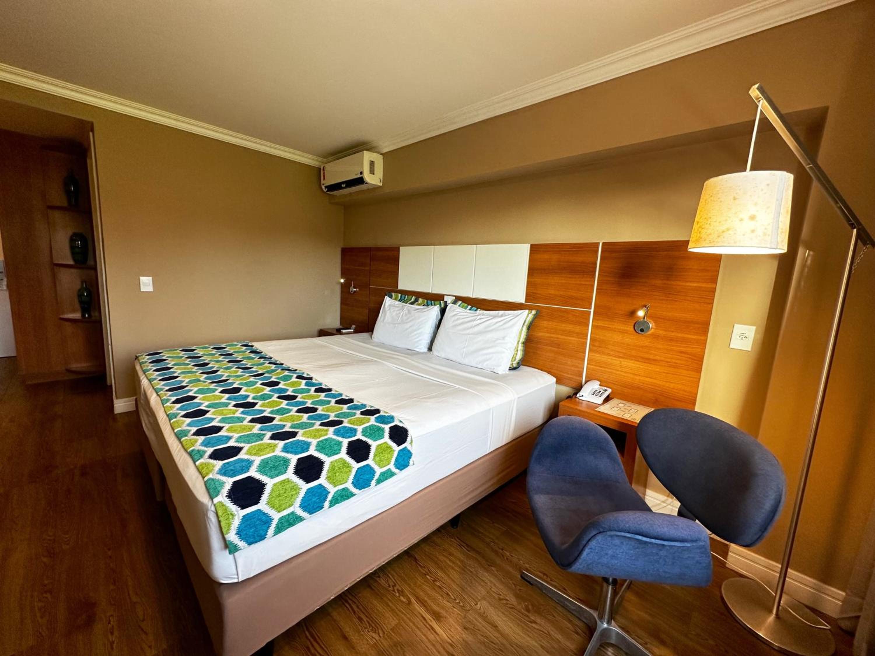 Superior King Room - Photo 4