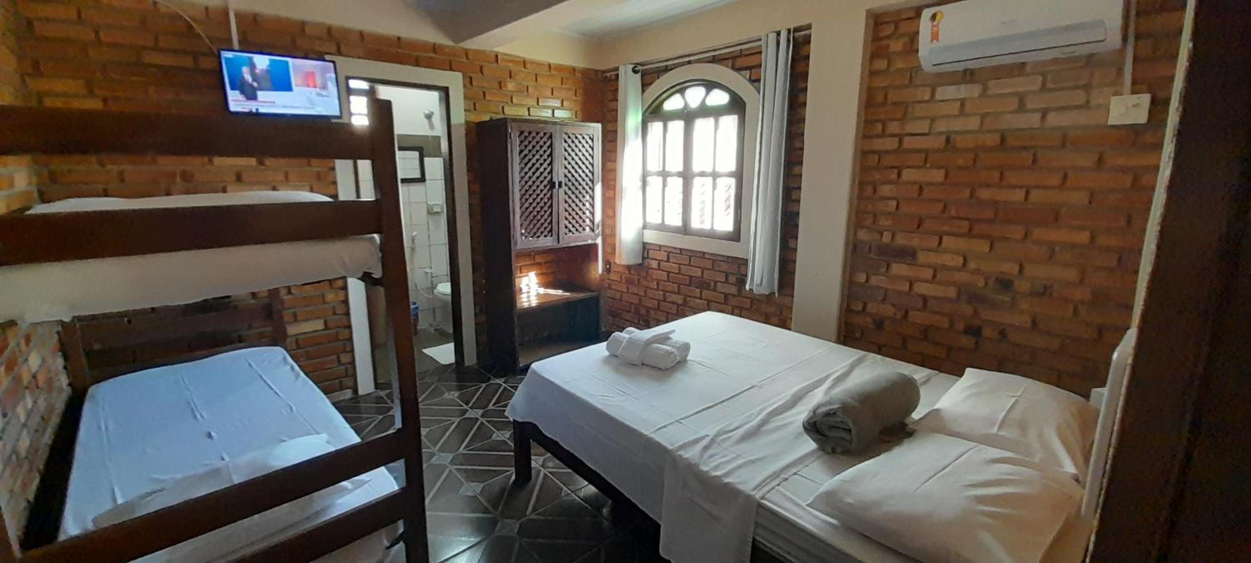 Quadruple Room with Air Conditioner photo 1