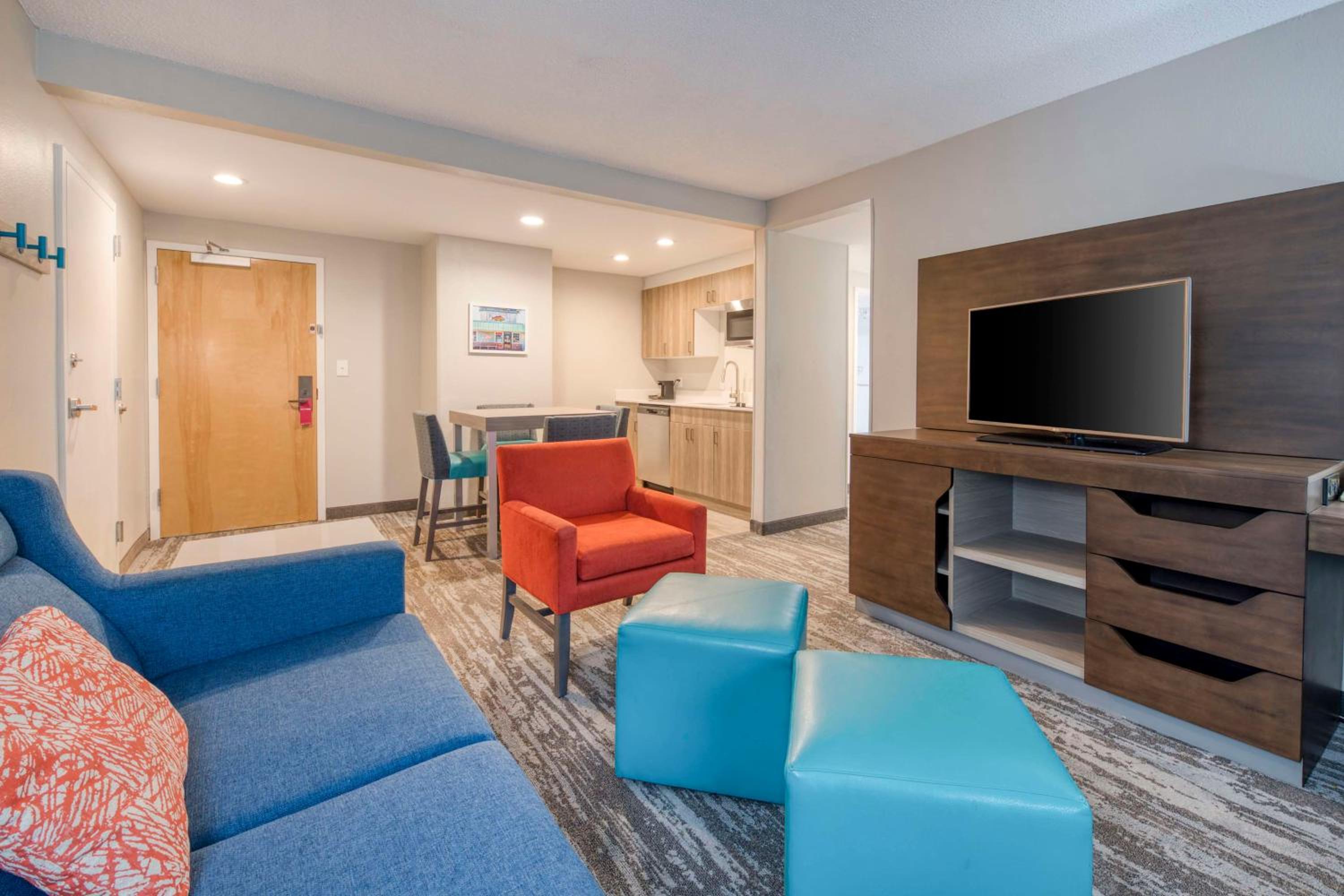 One-Bedroom King Suite with Kitchen - Non-Smoking  - Photo 1
