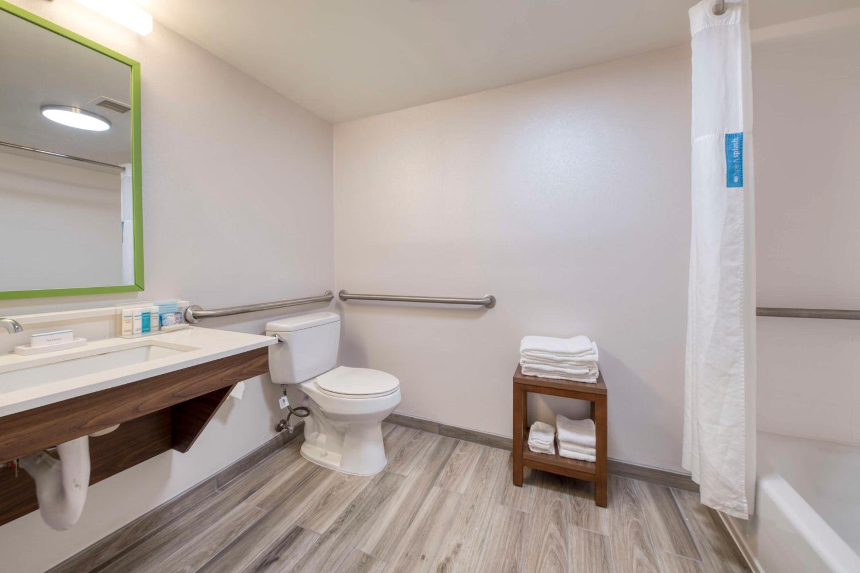 King Room - Mobility Access/Non-Smoking - Photo 2