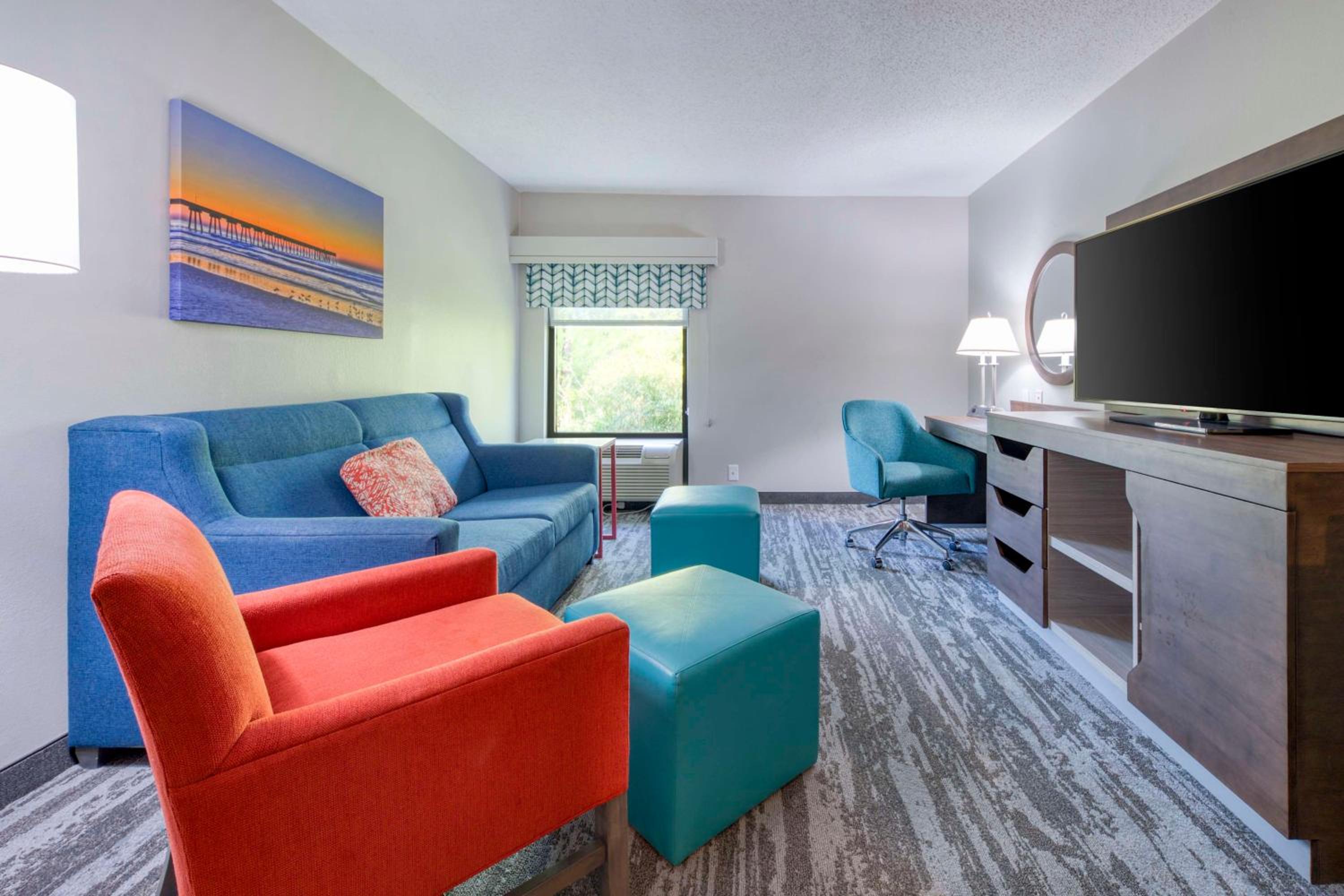 One-Bedroom Corner King Suite - Non-Smoking - Photo 1